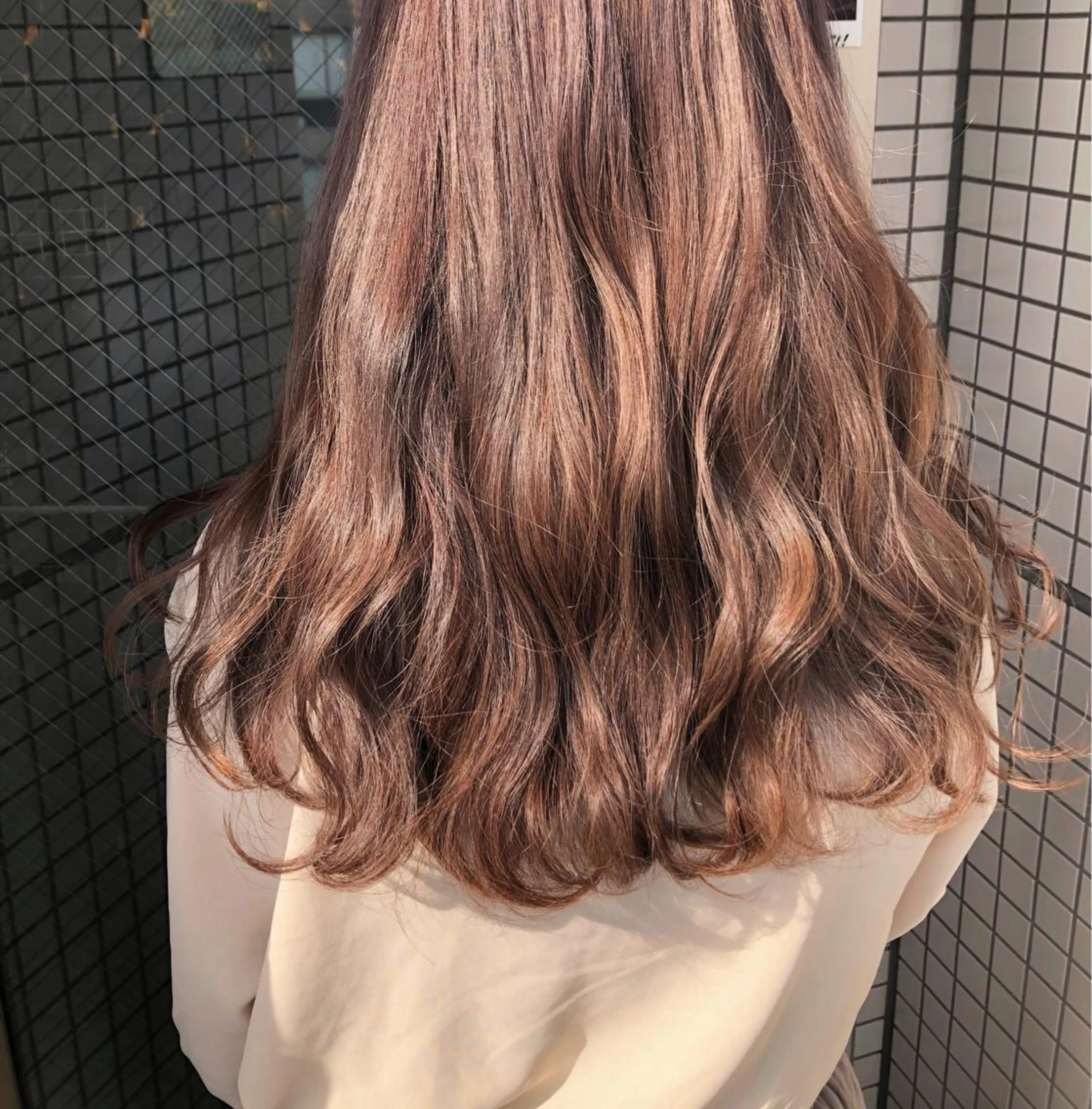 ミディアム カラー アッシュ ピンクカラー カット ヘアカラー 女性リピ90%🍨 🩷佐藤みずきのヘアスタイル