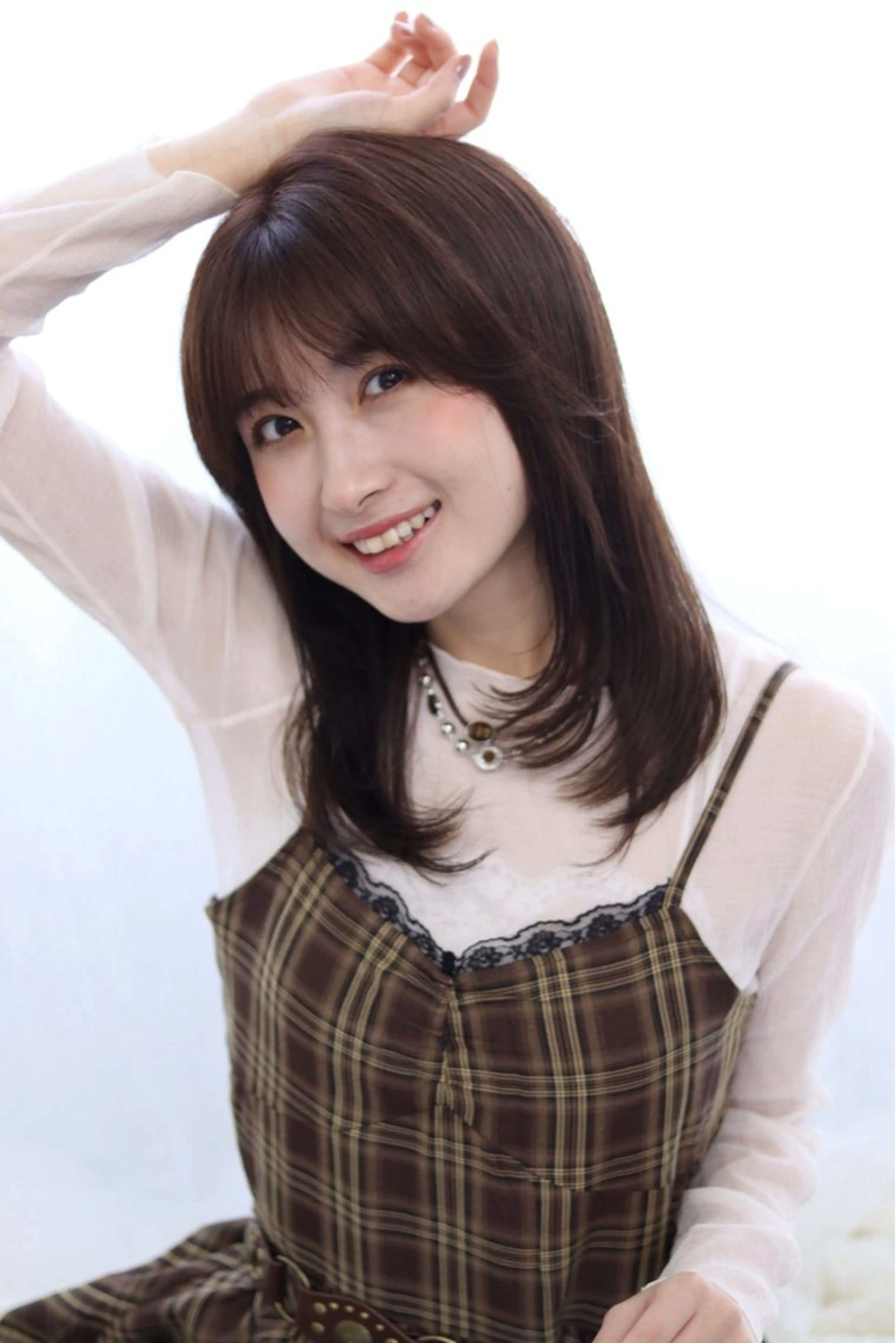 セミロング 髪質改善 レイヤーカット トリートメント カット ヘアカラー トリートメント 小磯 維織のヘアスタイル