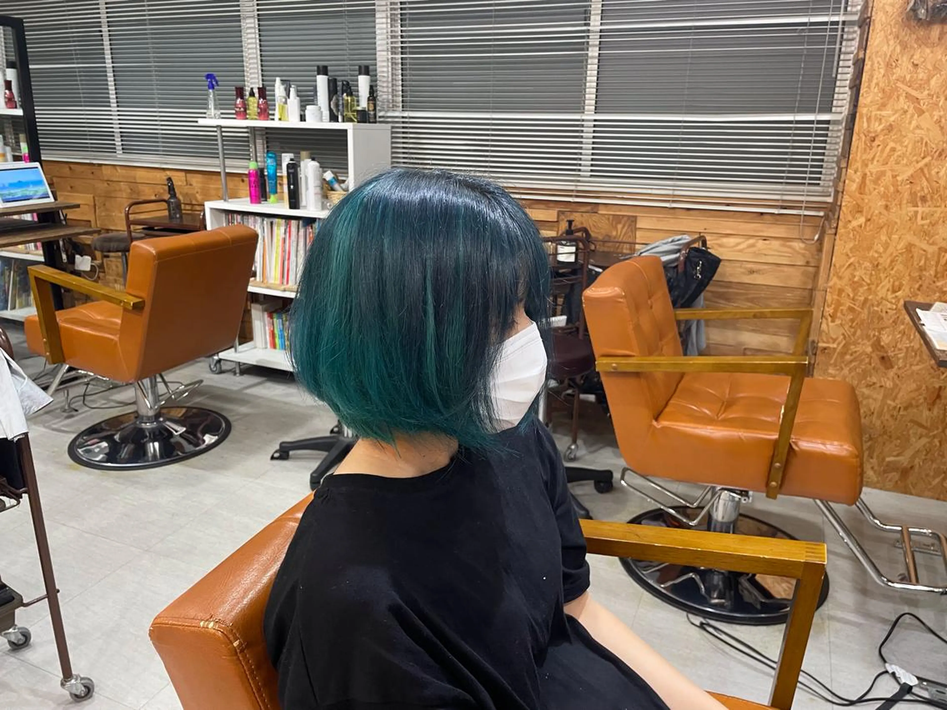 ミディアム カラー ブリーチ ヘアカラー soin by poshのヘアスタイル