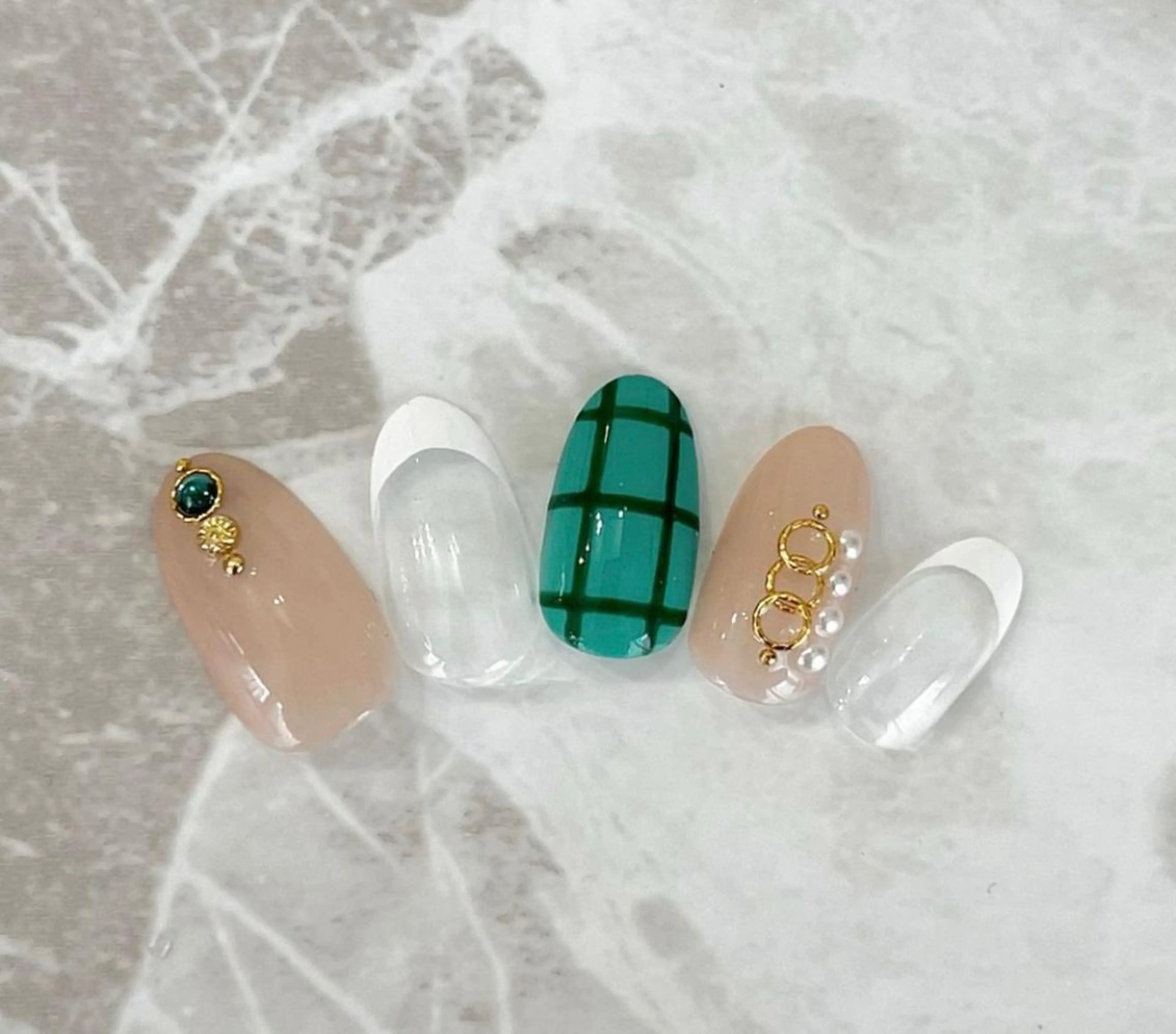 ネイル アイブロウ Moana Nail 長さだし専門店のネイルデザイン