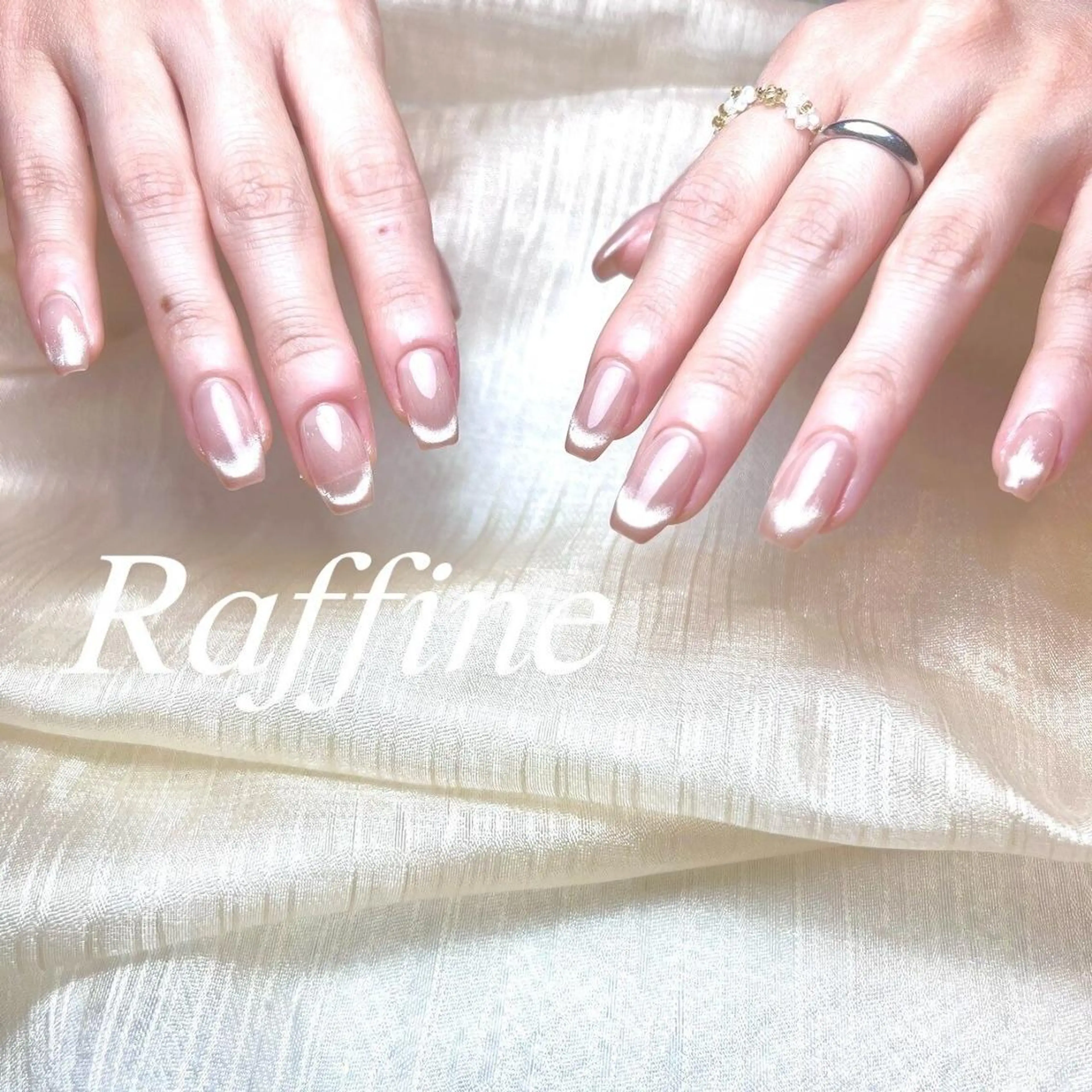 ネイル ハンドネイル RAFFINE 月🦋🩵のネイルデザイン