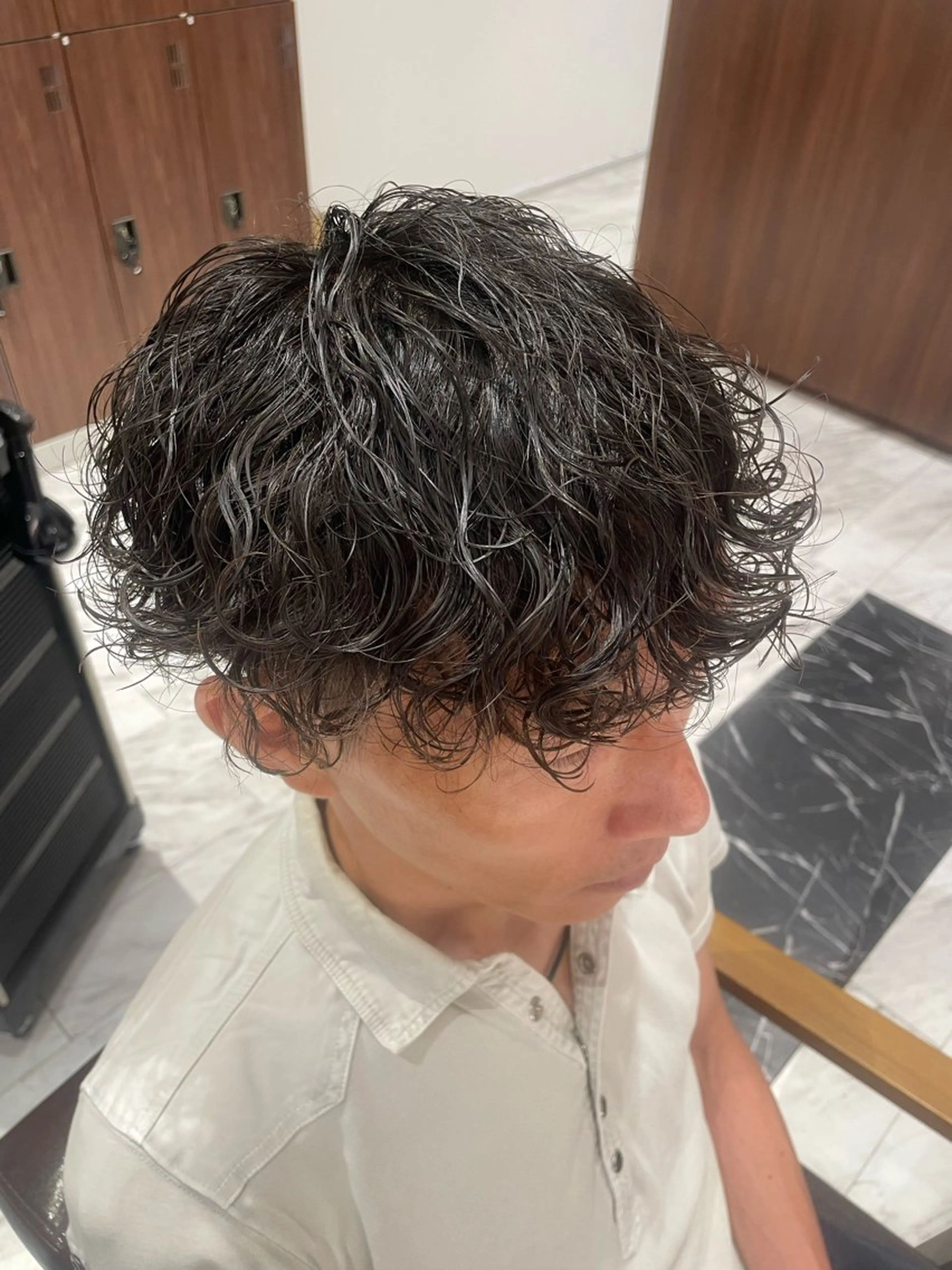 パーマ メンズ メンズパーマ 波巻きパーマ 石崎 はるかのヘアスタイル
