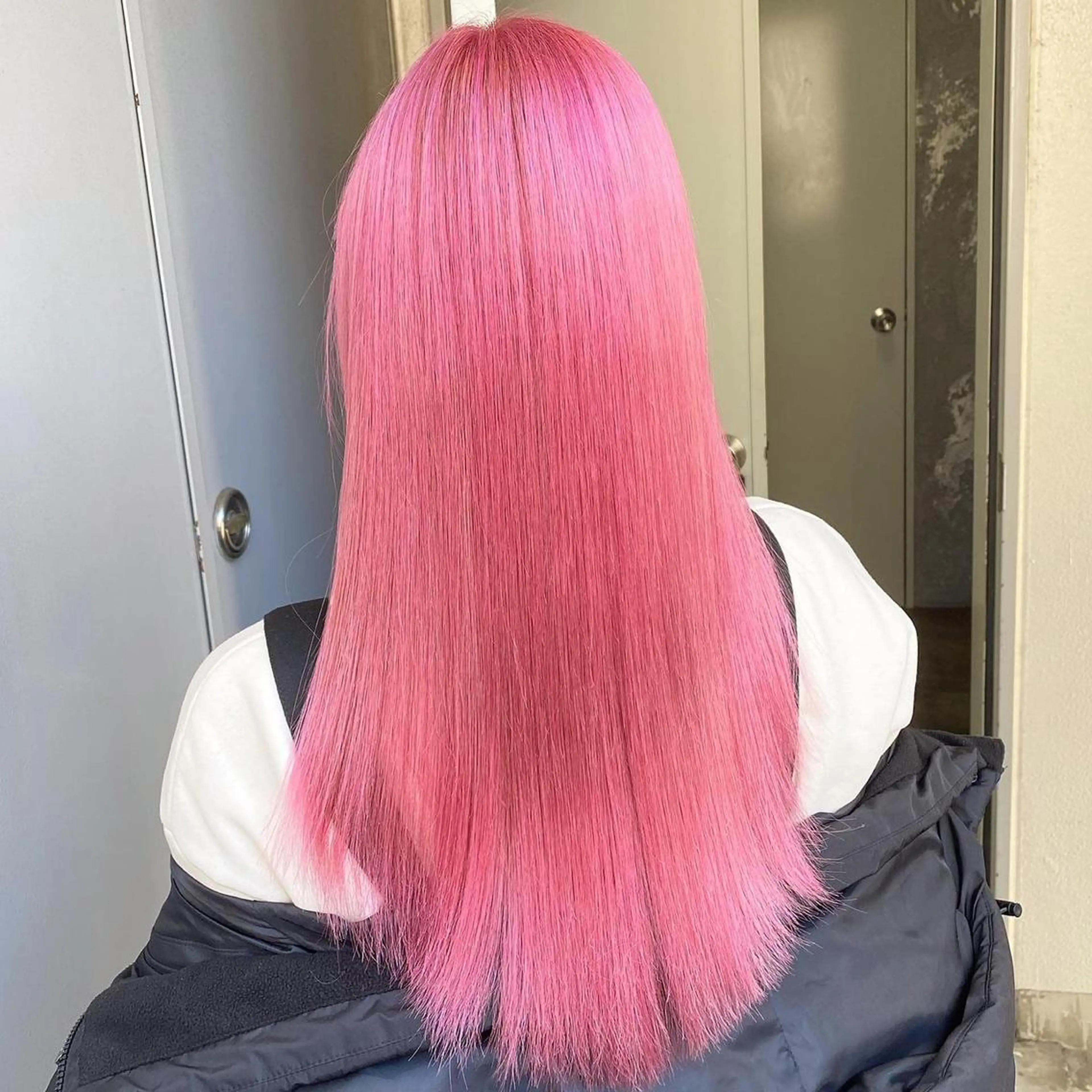 ミディアム ❤︎ワンホンガーリー なハイトーンヘア❤︎のヘアスタイル