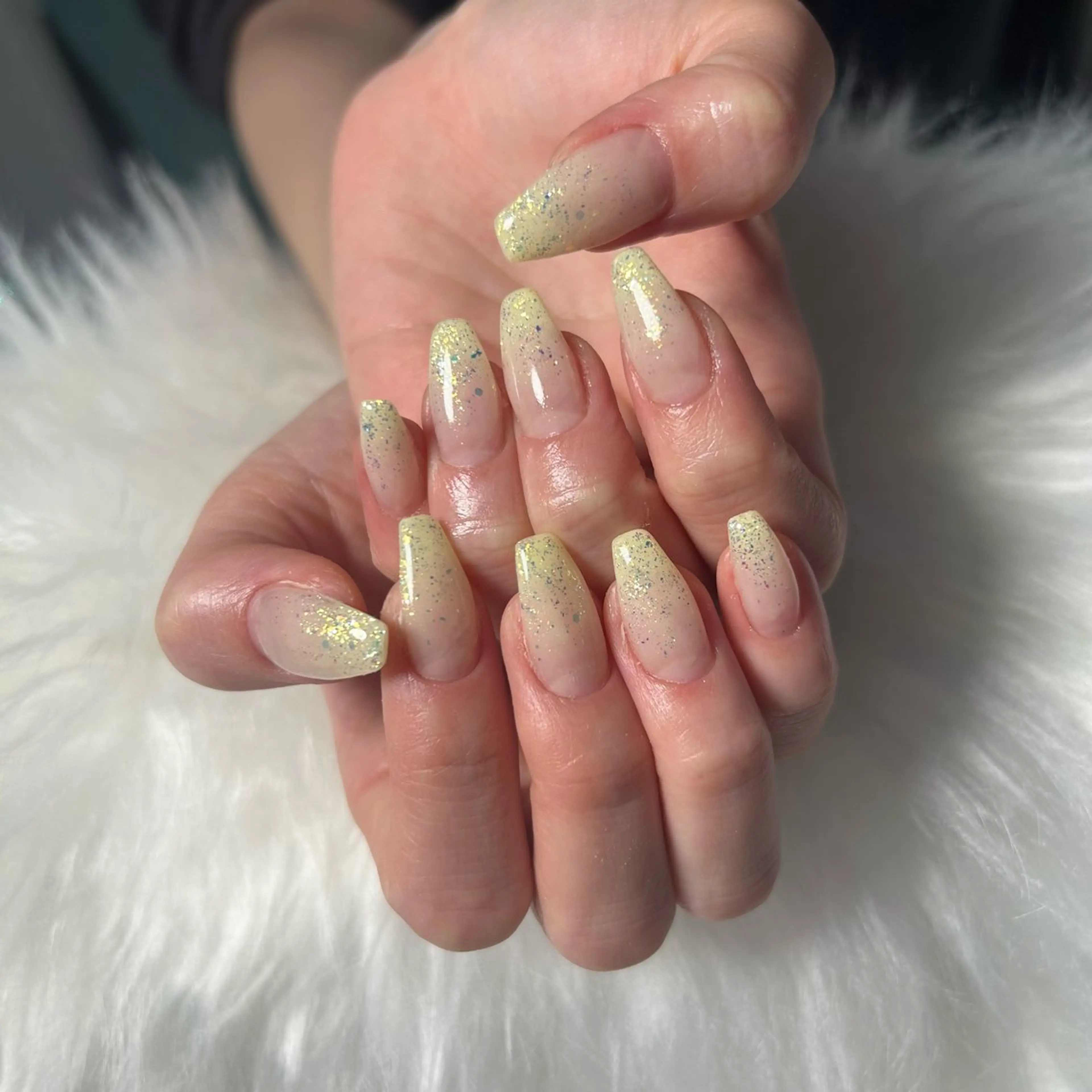 ネイル グラデーション ラメ(グリッター) ラメグラデーション 黄色 ハンドネイル haacnails（ハーシーネイル）所属・haac nailsのネイルデザイン