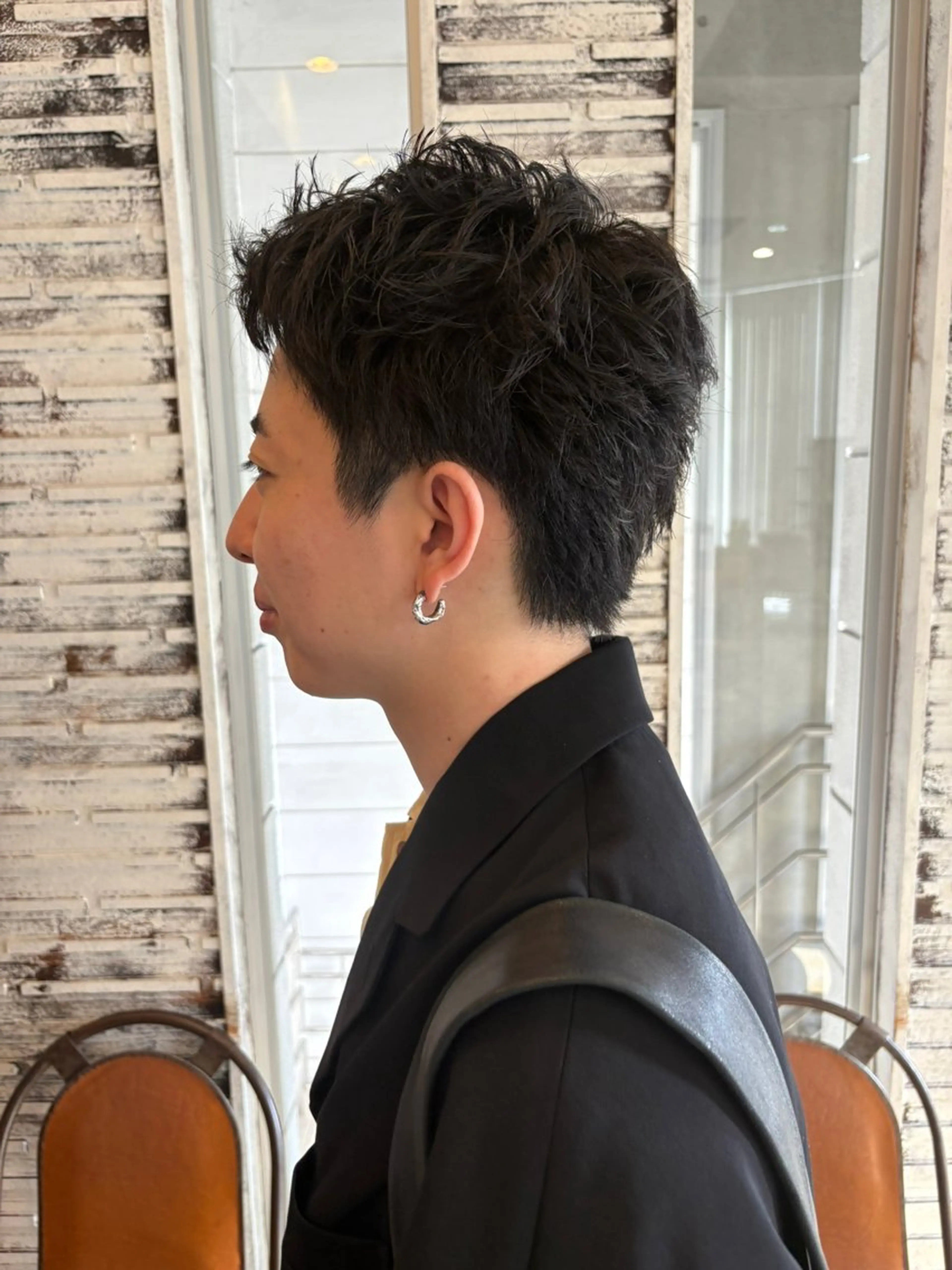 ショート メンズ ビジネス フェザーパーマ メンズ就活ヘア メンズパーマ スペインカール カット ✨艶ブリーチカラー✨ 酸性ストレート光太郎のヘアスタイル