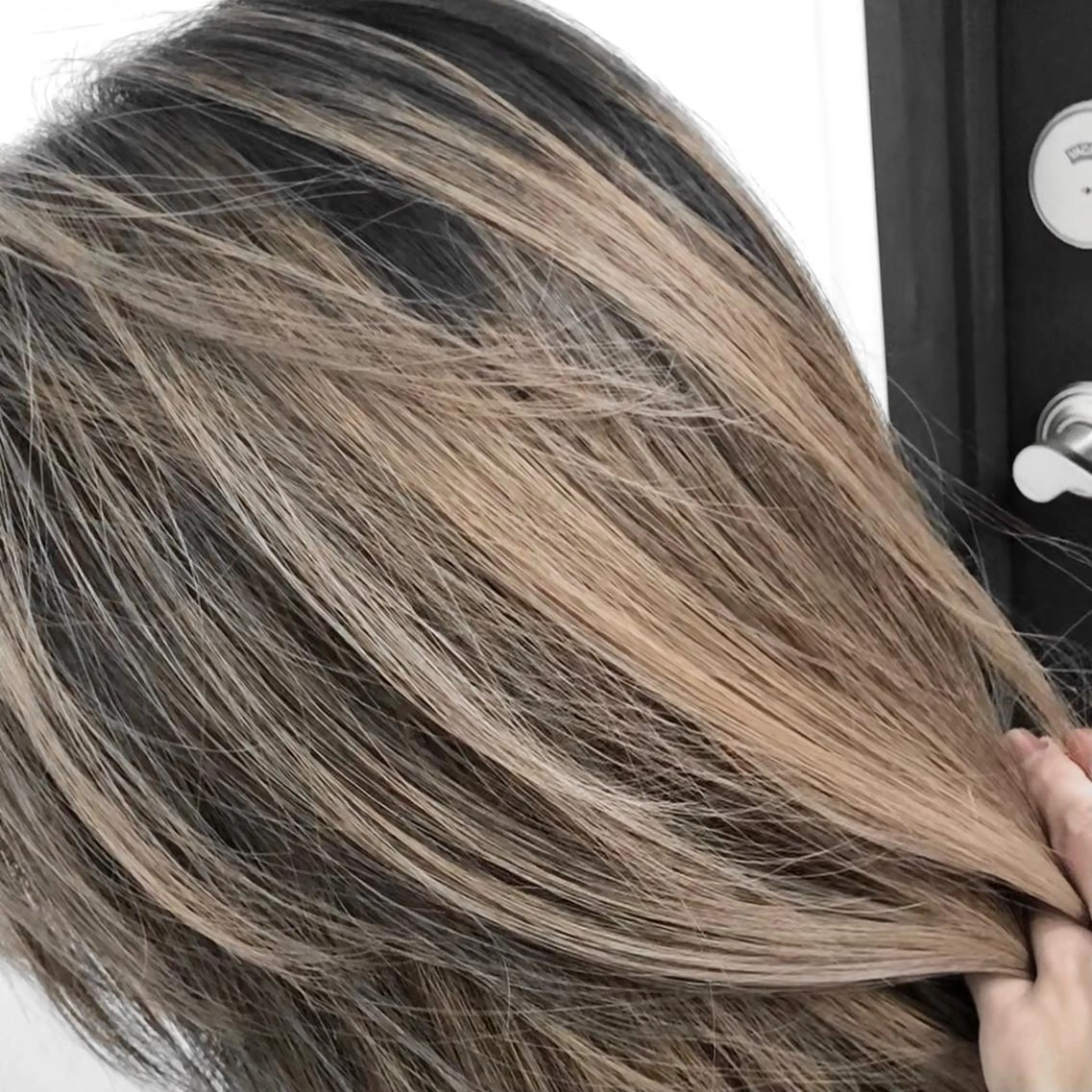 カラー ヘアアレンジ バレイヤージュ デザインカラー ハイライトカラー 外国人風カラー アンドウ ユウ/ レイヤーカット/韓国のヘアスタイル