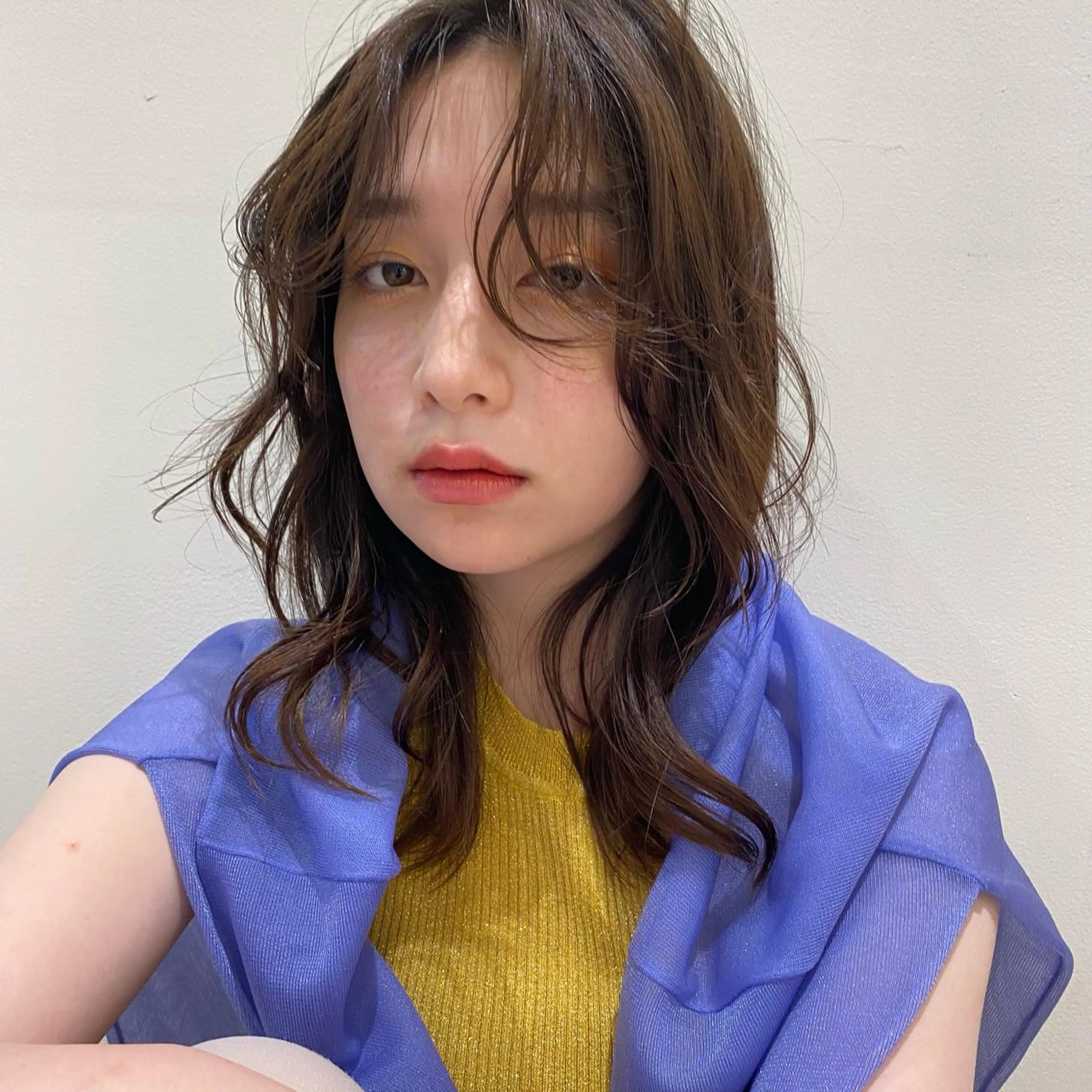 プレイングカラー🤍 細めハイライトのヘアスタイル