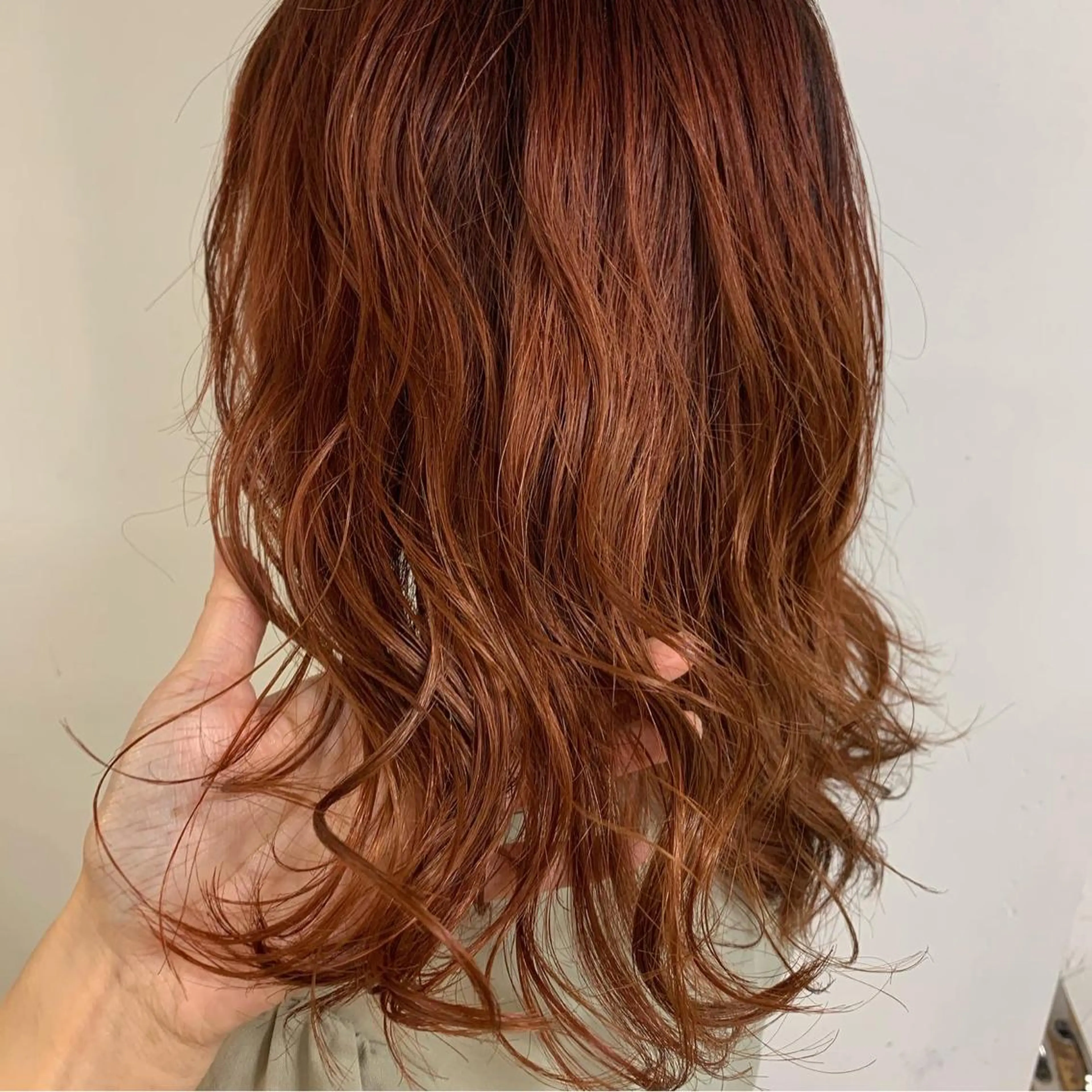 セミロング カラー オレンジ ヘアカラー トリートメント SYS by fit /HONOKAのヘアスタイル