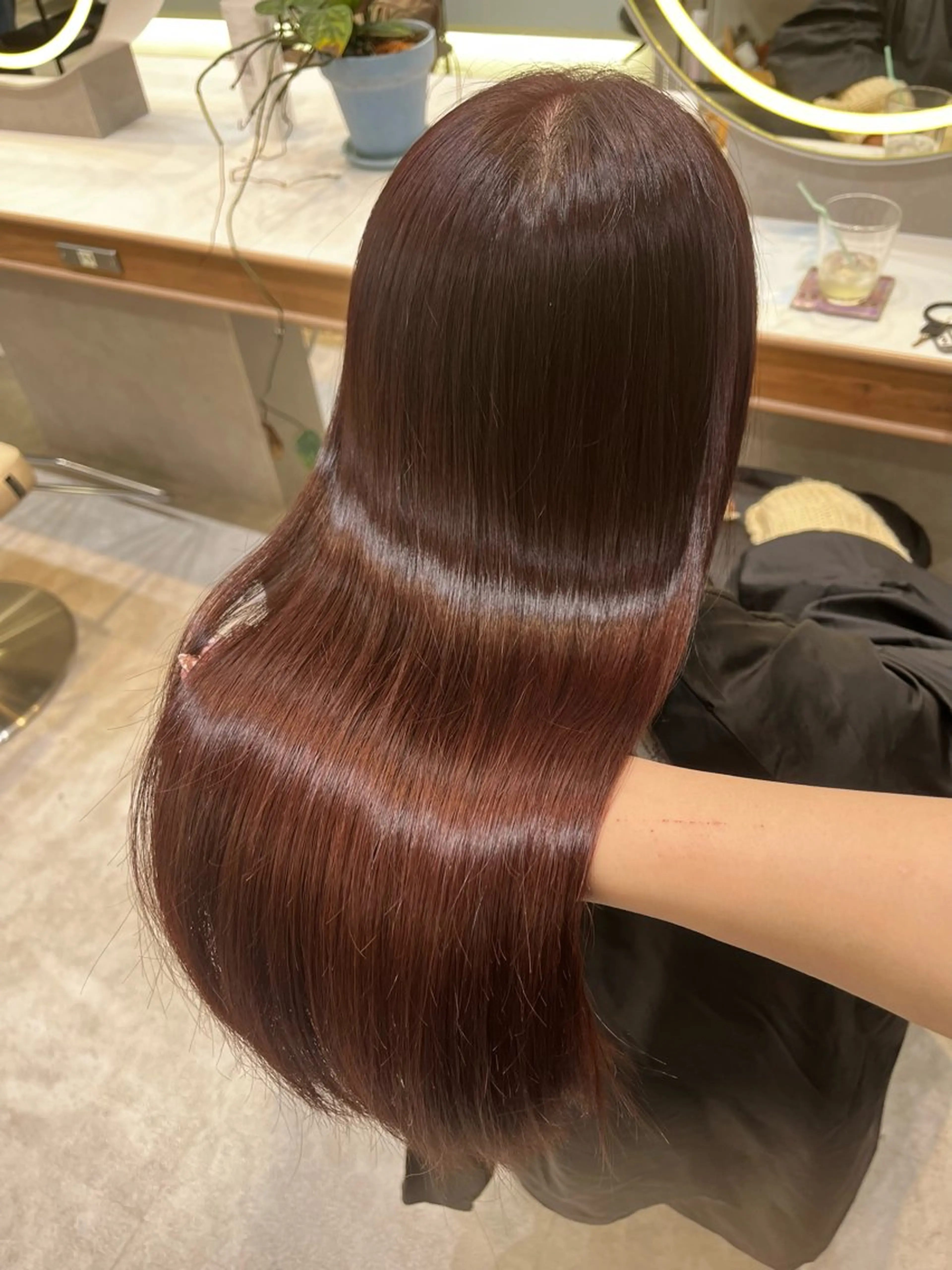 ロング 𝑴𝑰𝑯𝑶 ／ワンホンヘアのヘアスタイル