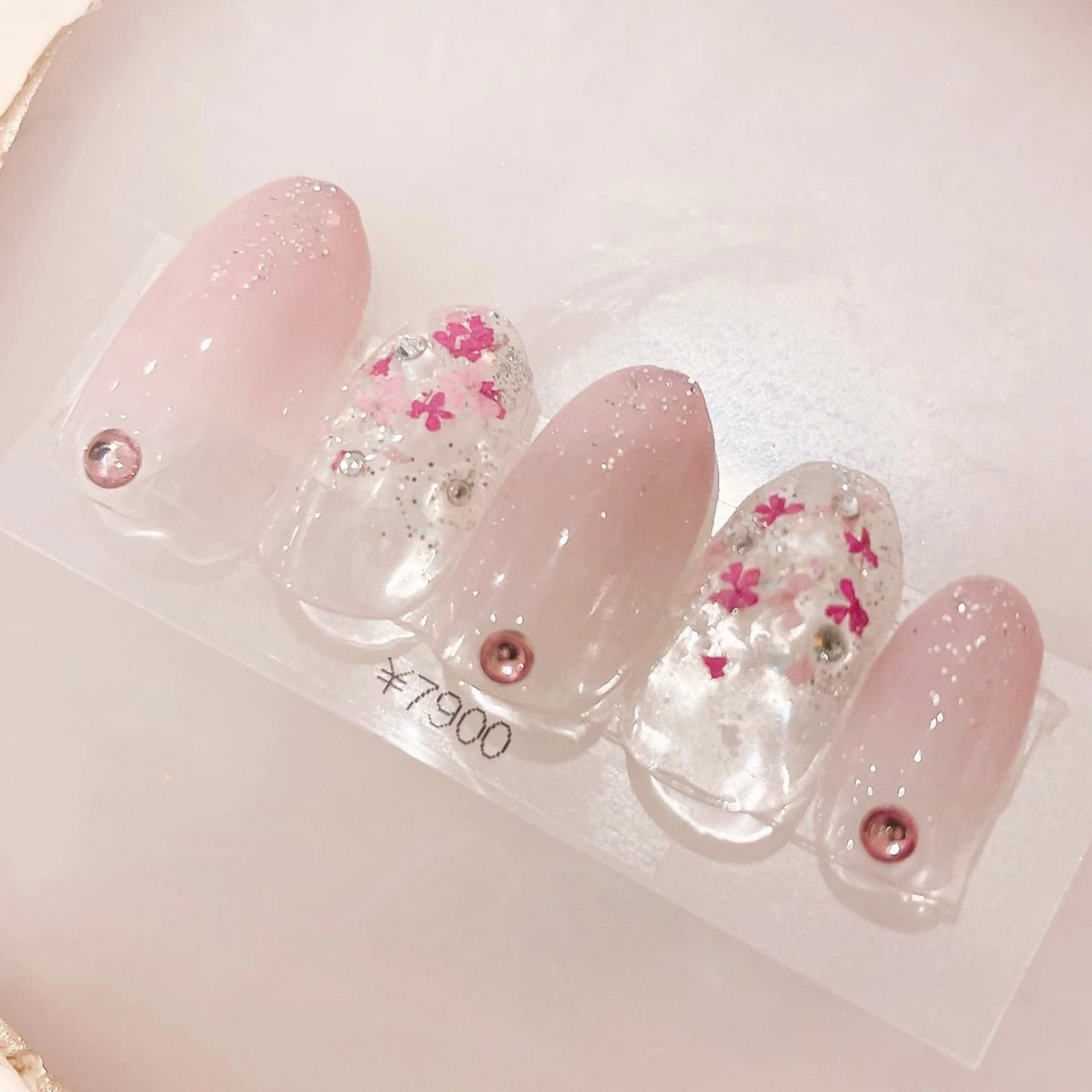 ネイル グラデーション シンプルネイル ハンドネイル CHIARA nailsのネイルデザイン