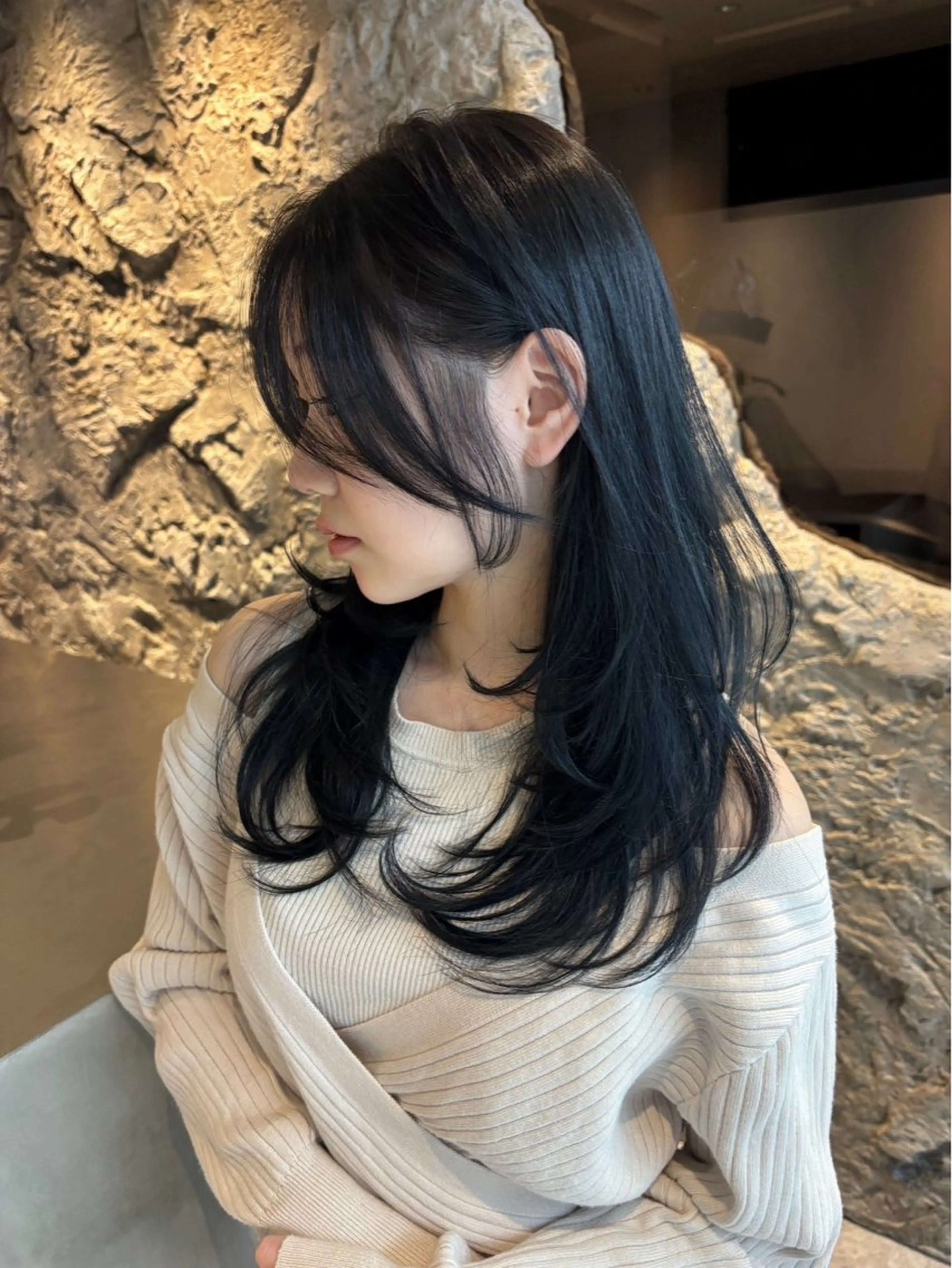 ロング 顔まわりレイヤー 顔周りカット ハイレイヤー レイヤーカット ローレイヤー カット ヘアカラー トリートメント MOMOHA/ 🍑レイヤーカットのヘアスタイル