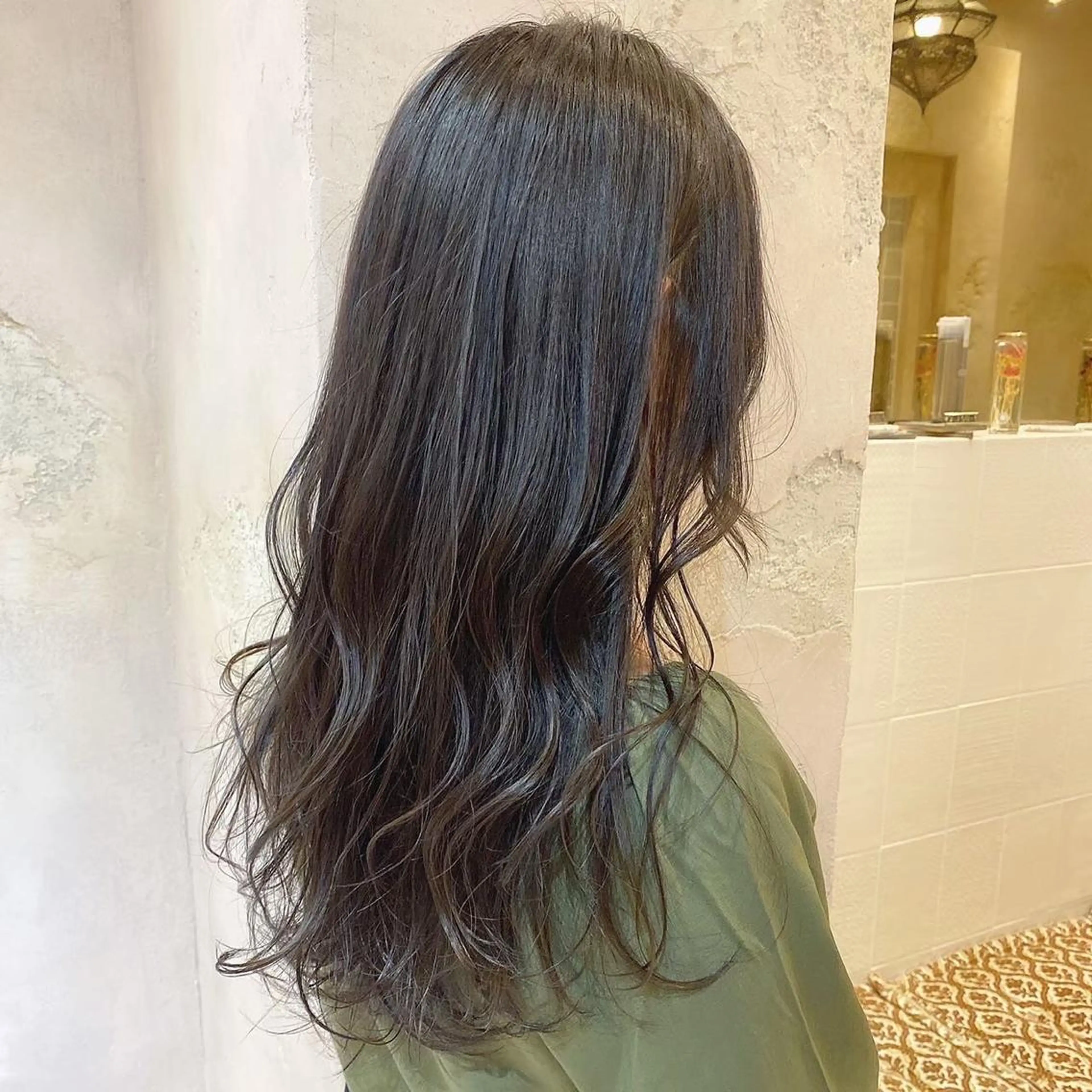 ロング カラー イヤリングカラー インナーカラー 顔まわりレイヤー 顔周りカット 髪質改善 川井麻由🎀アイドル 量産🎀ピンクカラーのヘアスタイル