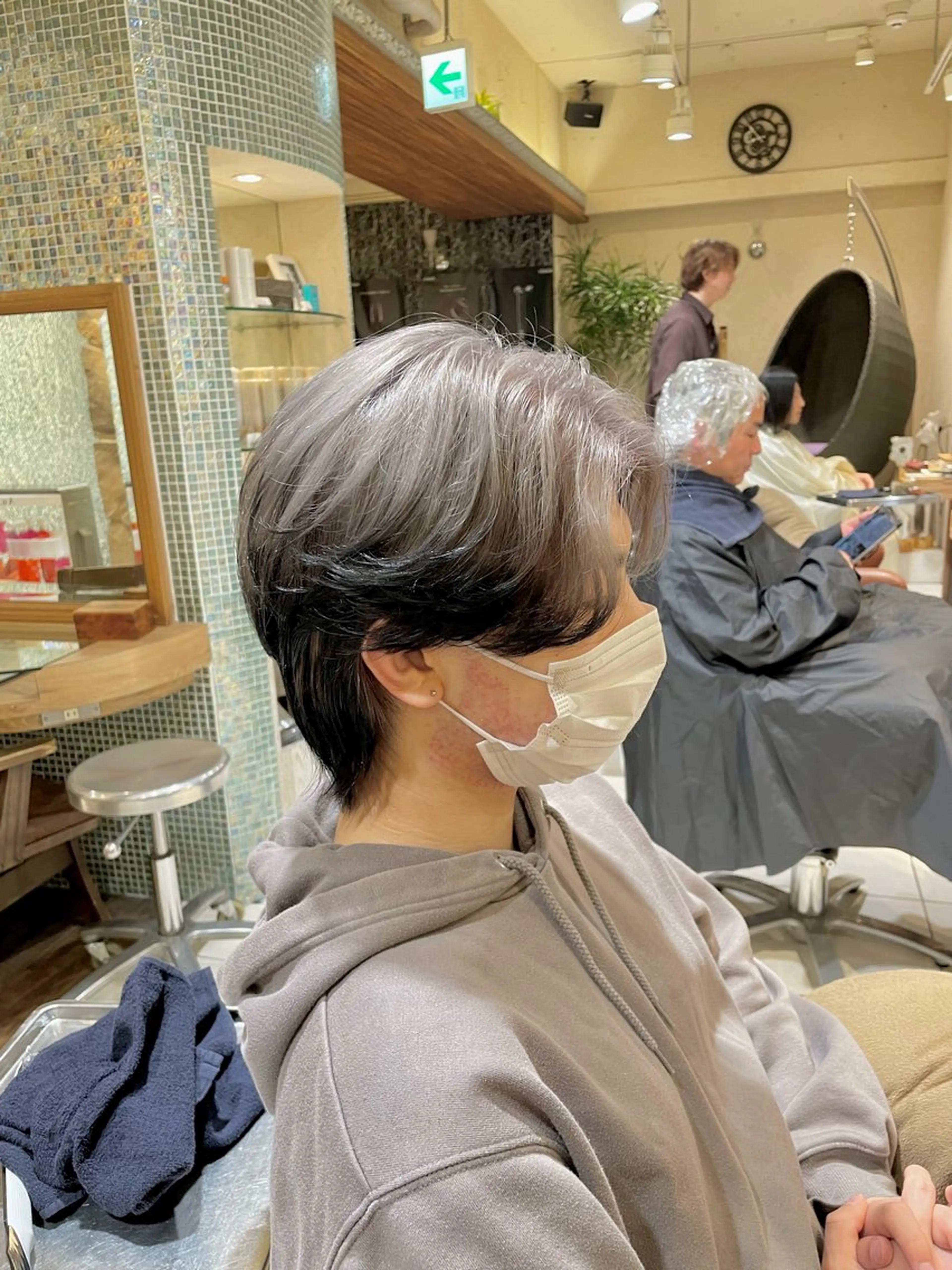 ミディアム カラー ヘアカラー トリートメント ベージュカラー🦢 ‎ダブルカラー池田のヘアスタイル