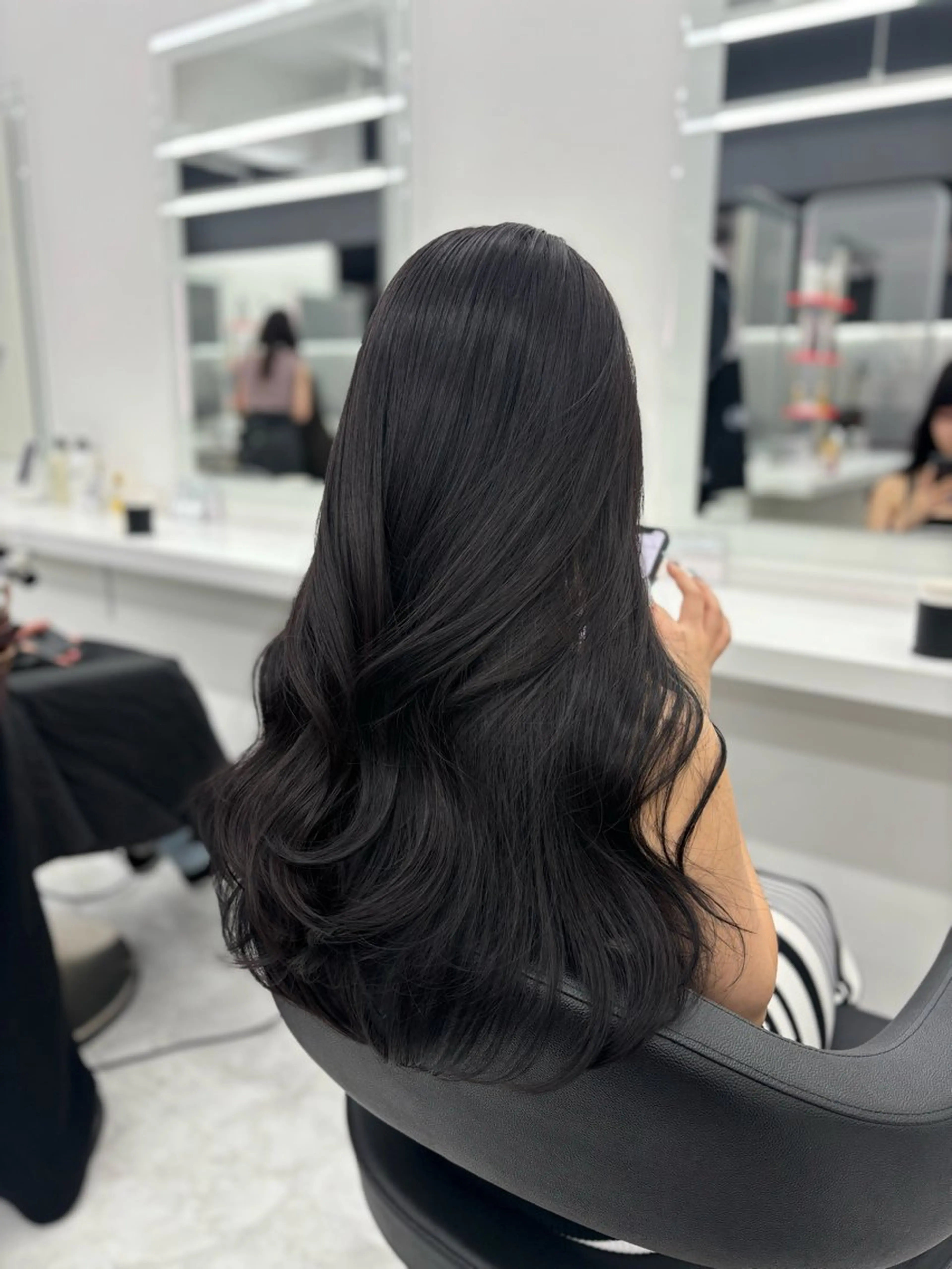 セミロング カラー カット ヘアカラー トリートメント ヘッドスパ ヘアセット 韓国レイヤー ハッシュカットのヘアスタイル