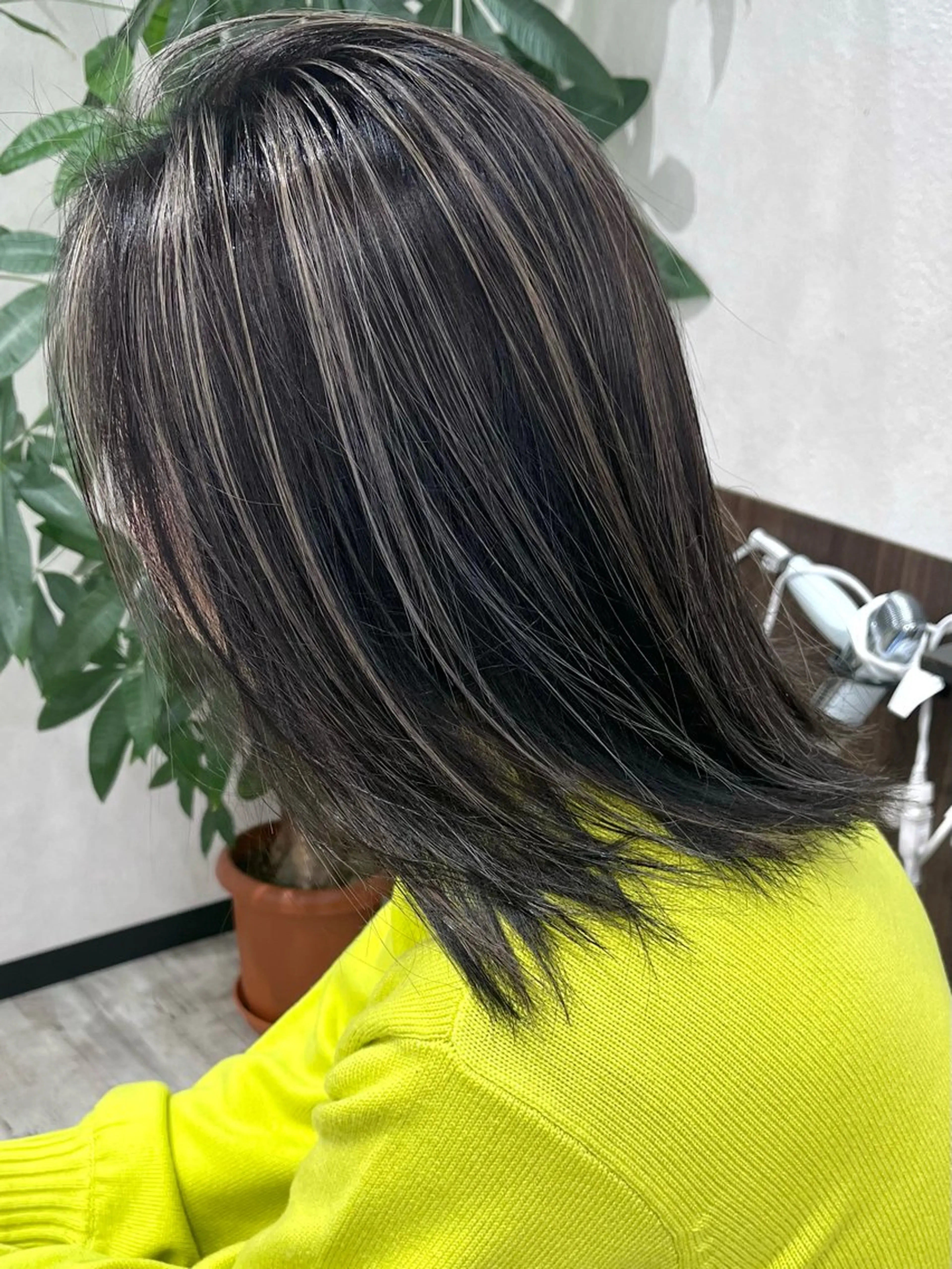 ミディアム カラー ヘアアレンジ ハイライトカラー ハイライト カット ヘアカラー Belle hair Design青野大貴のヘアスタイル
