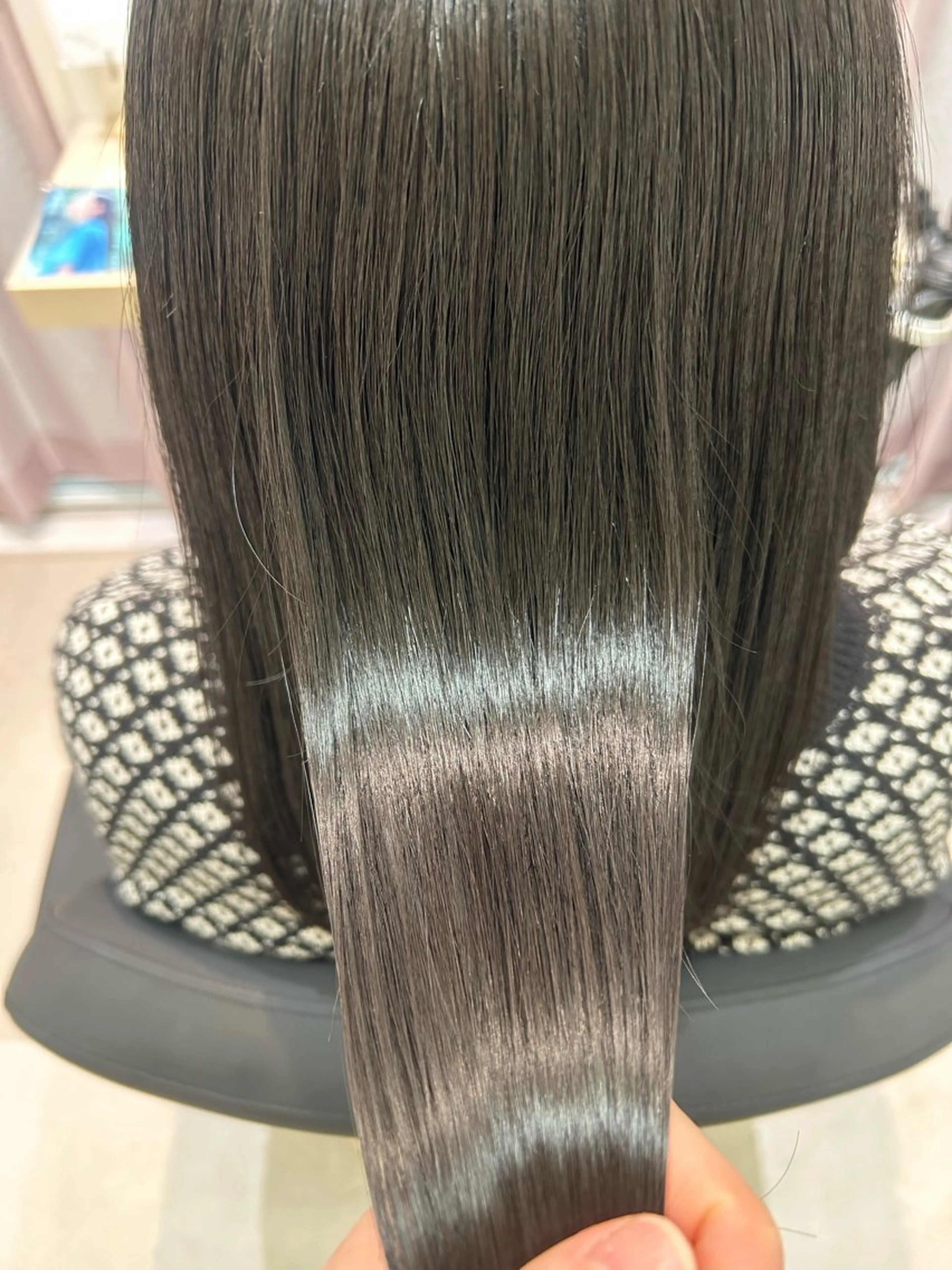 ロング くせ毛 縮毛矯正 🤍MIREA🤍 tocca茨木店のヘアスタイル