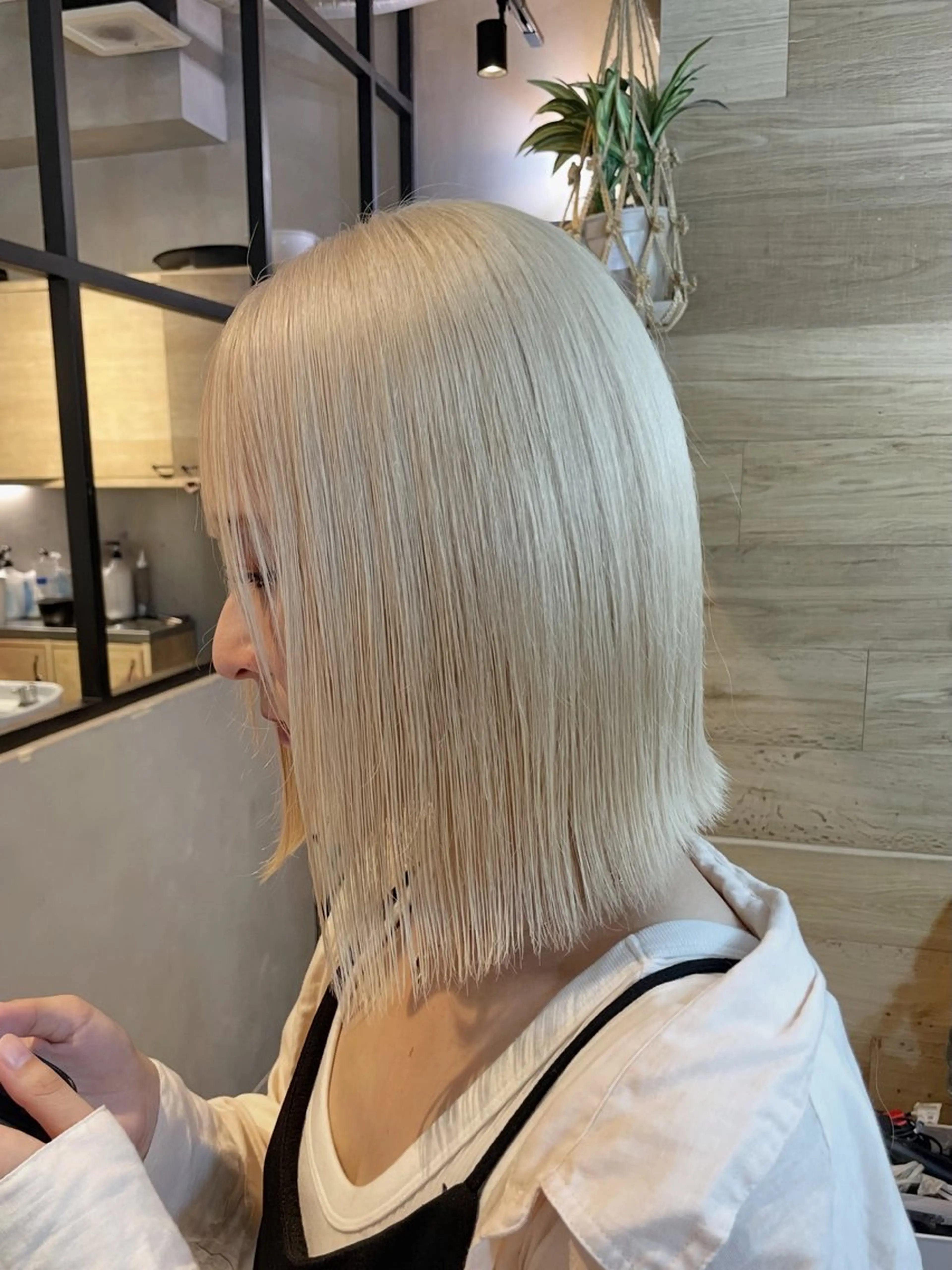 ミディアム カット ヘアカラー トリートメント EIGHT　最所 瑞稀のヘアスタイル