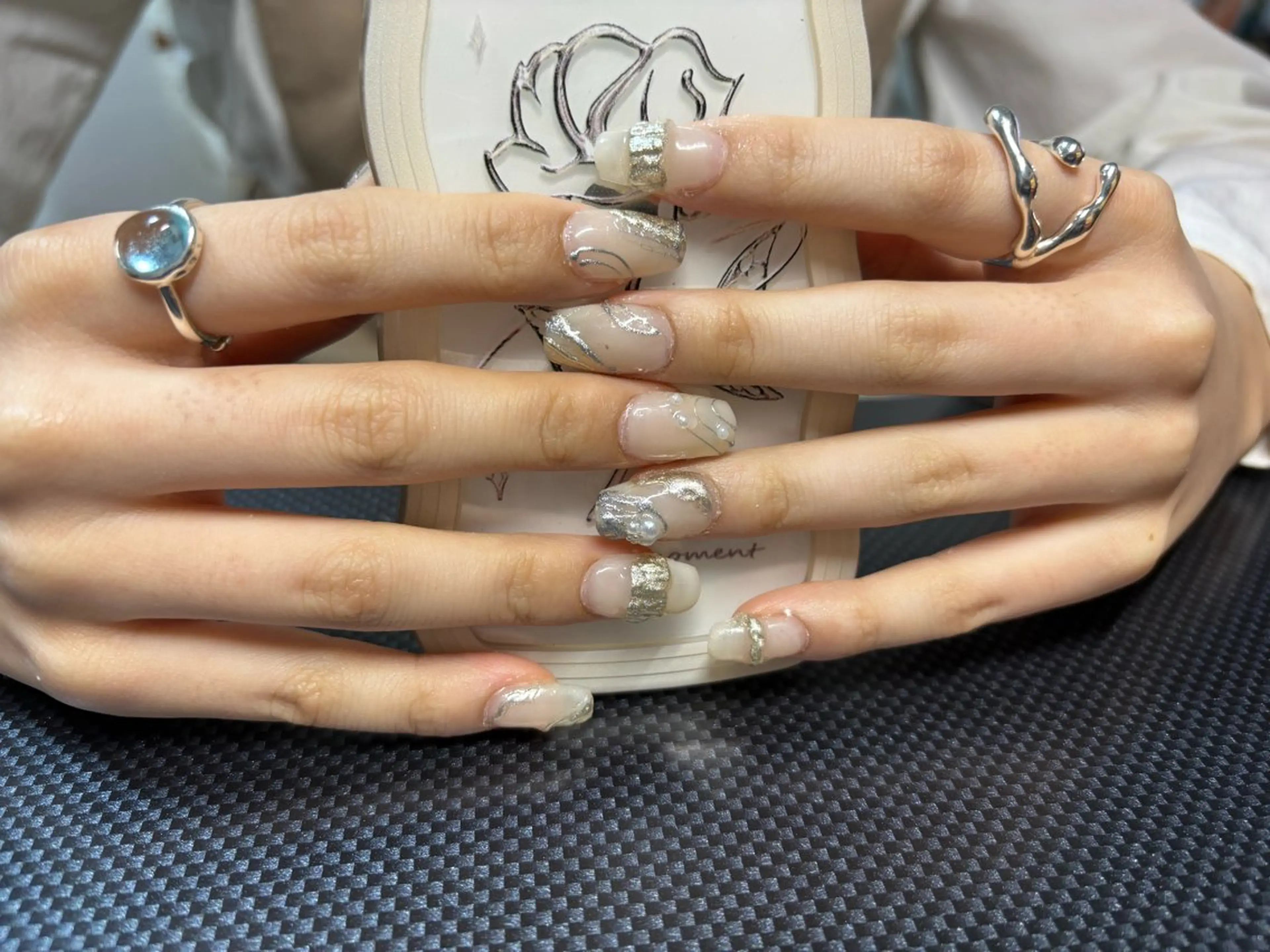 ネイル ミラーネイル ニュアンスネイル NailSalona.k.a所属・k CHIORIのネイルデザイン