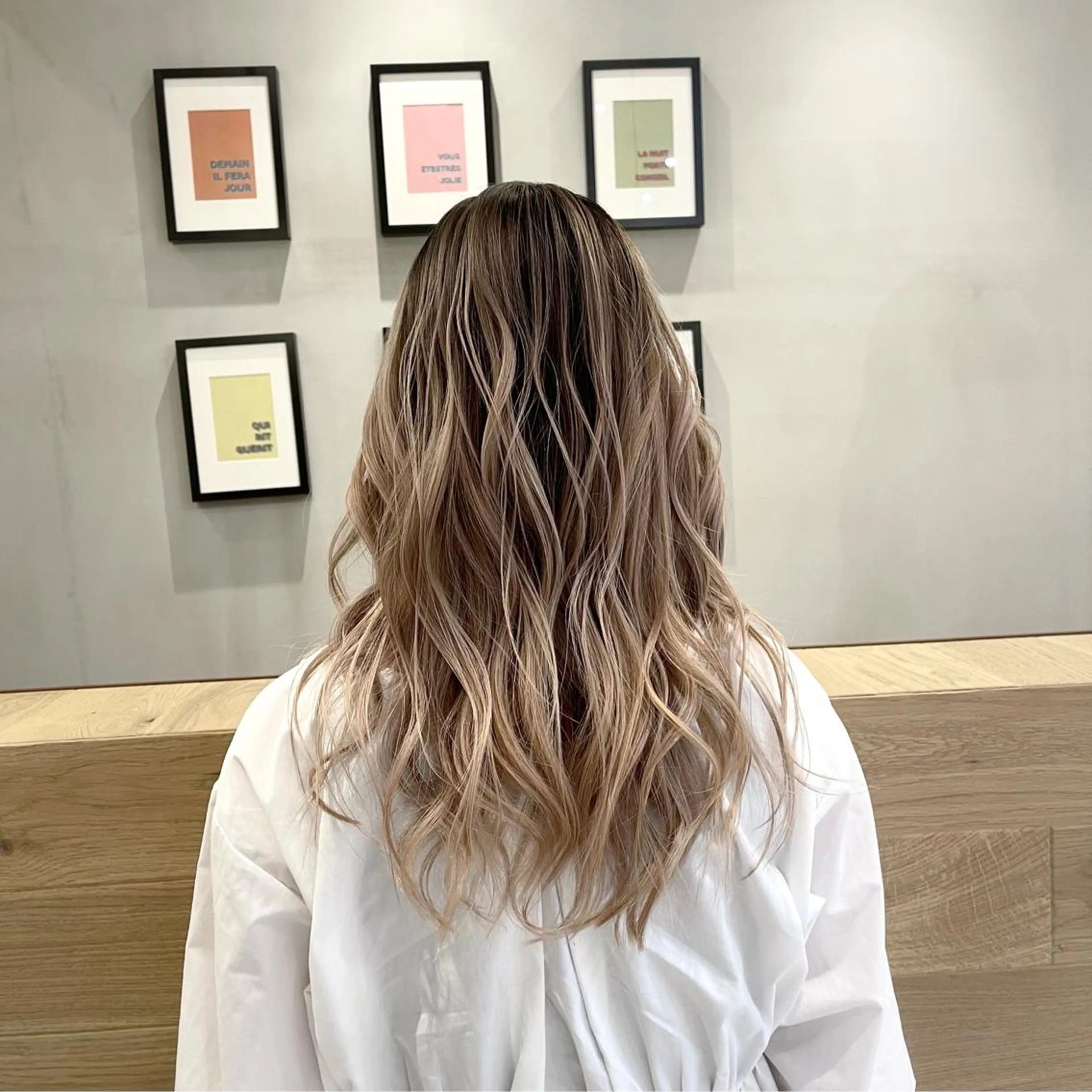 セミロング カラー ヘアアレンジ バレイヤージュ デザインカラー ハイライトカラー 外国人風カラー ハイライト カット ヘアカラー トリートメント アンドウ ユウ/ レイヤーカット/韓国のヘアスタイル