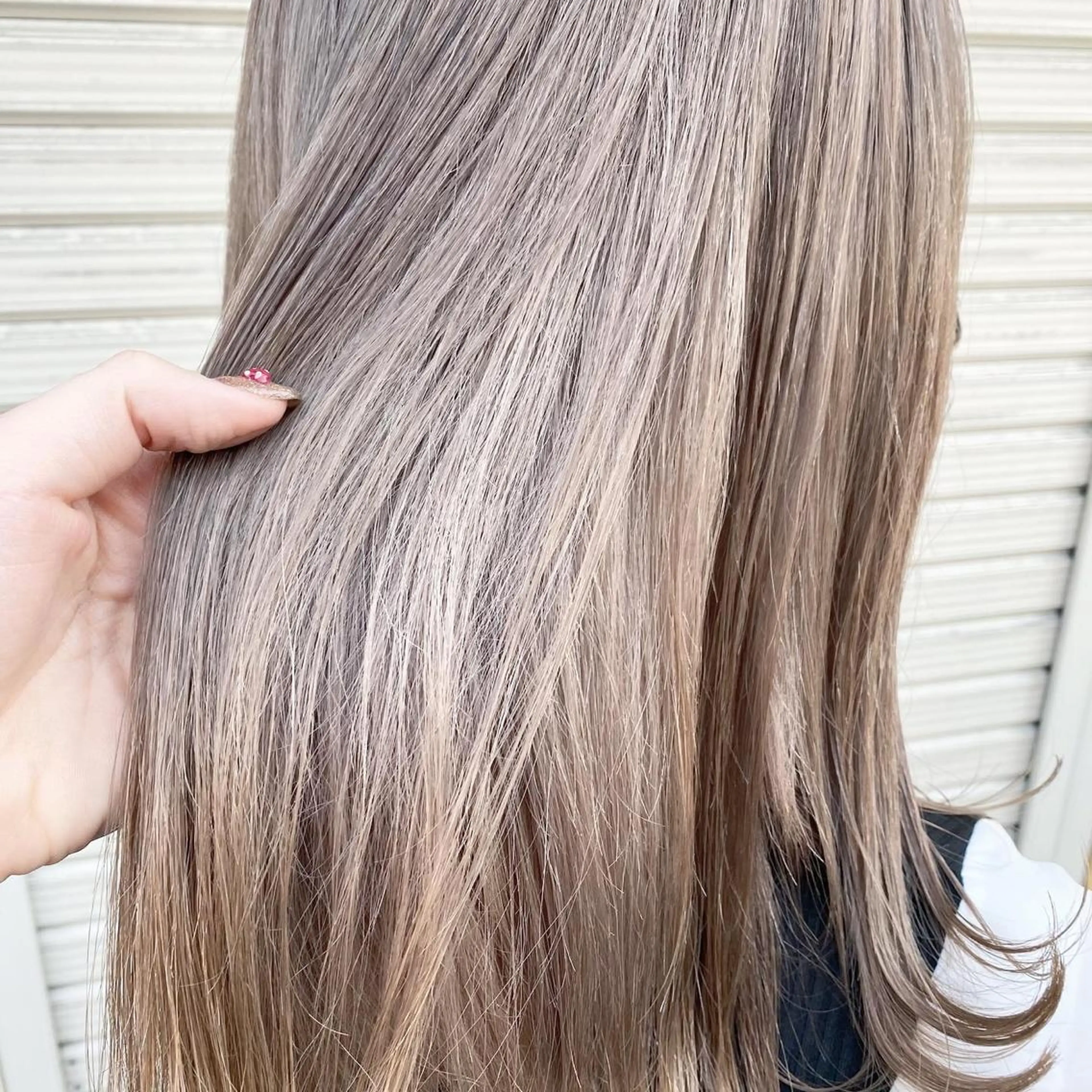 セミロング カラー ブリーチ カット ヘアカラー トリートメント 枚方 tomee 🦋南部　しほ🦋のヘアスタイル