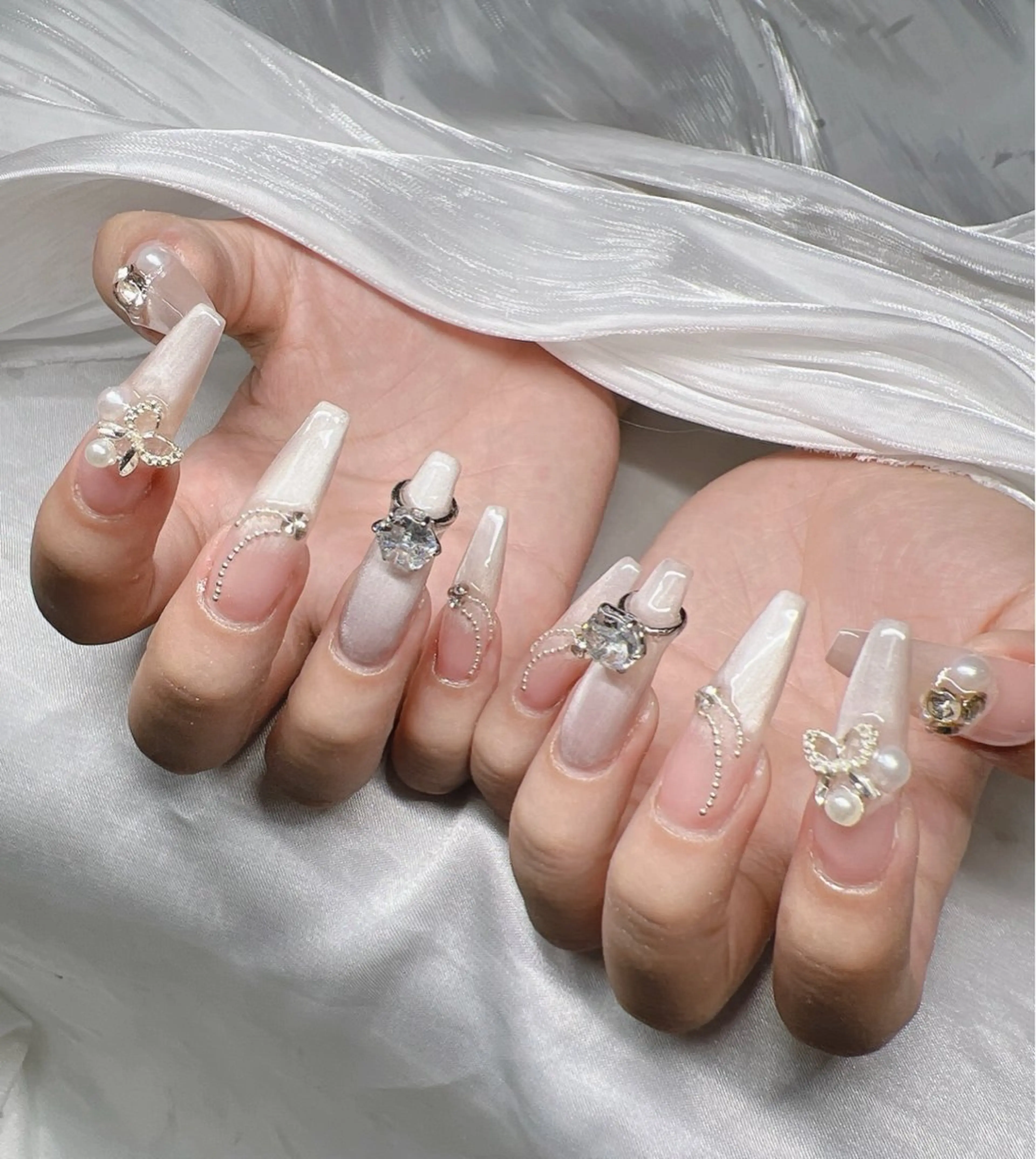 ネイル ハンドネイル Lee Nailsのネイルデザイン