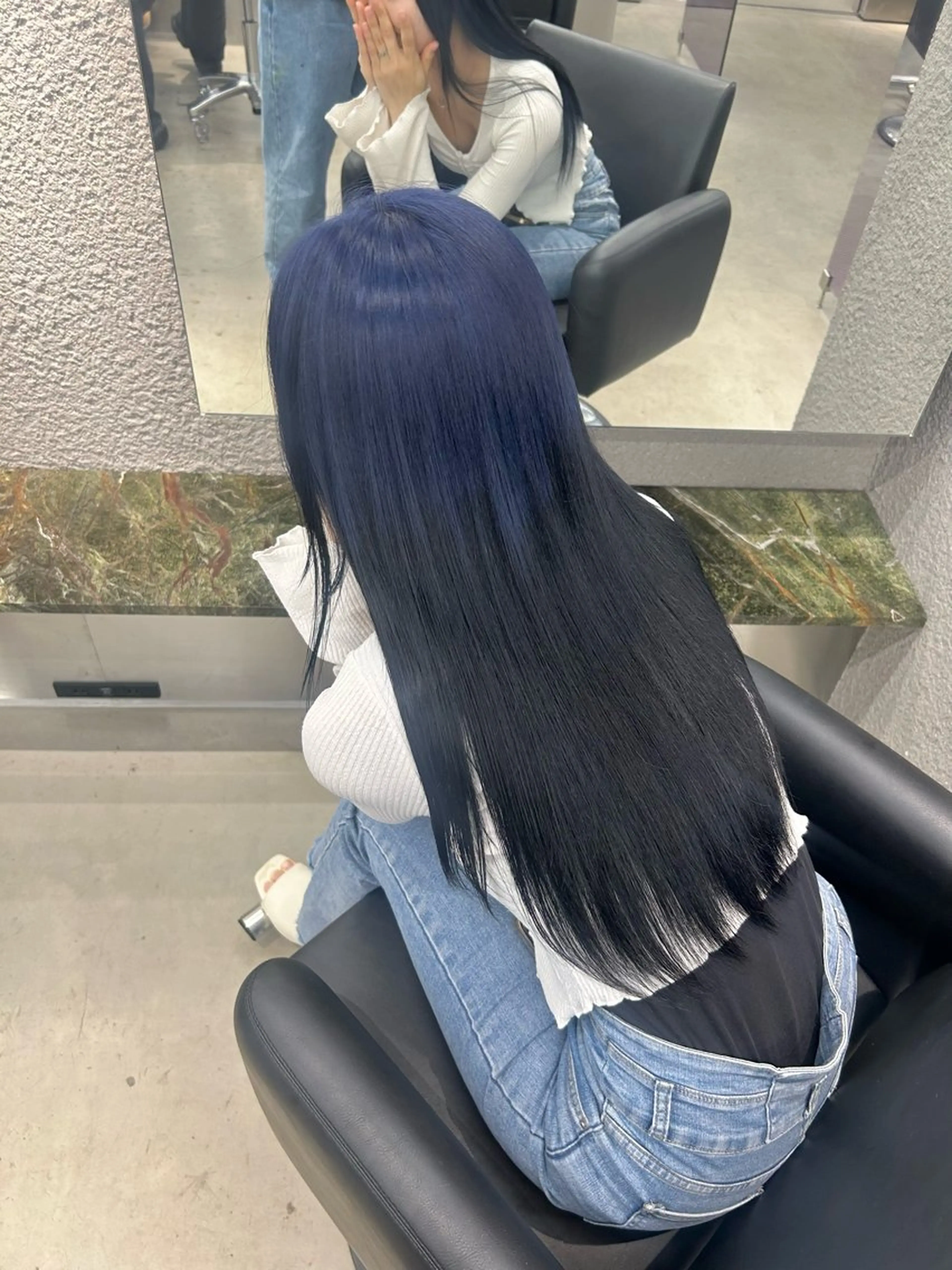 ロング カラー 黒髪 ブリーチ ブルーカラー ✅ケアブリーチ✅ トヨオカ ノブヒデのヘアスタイル