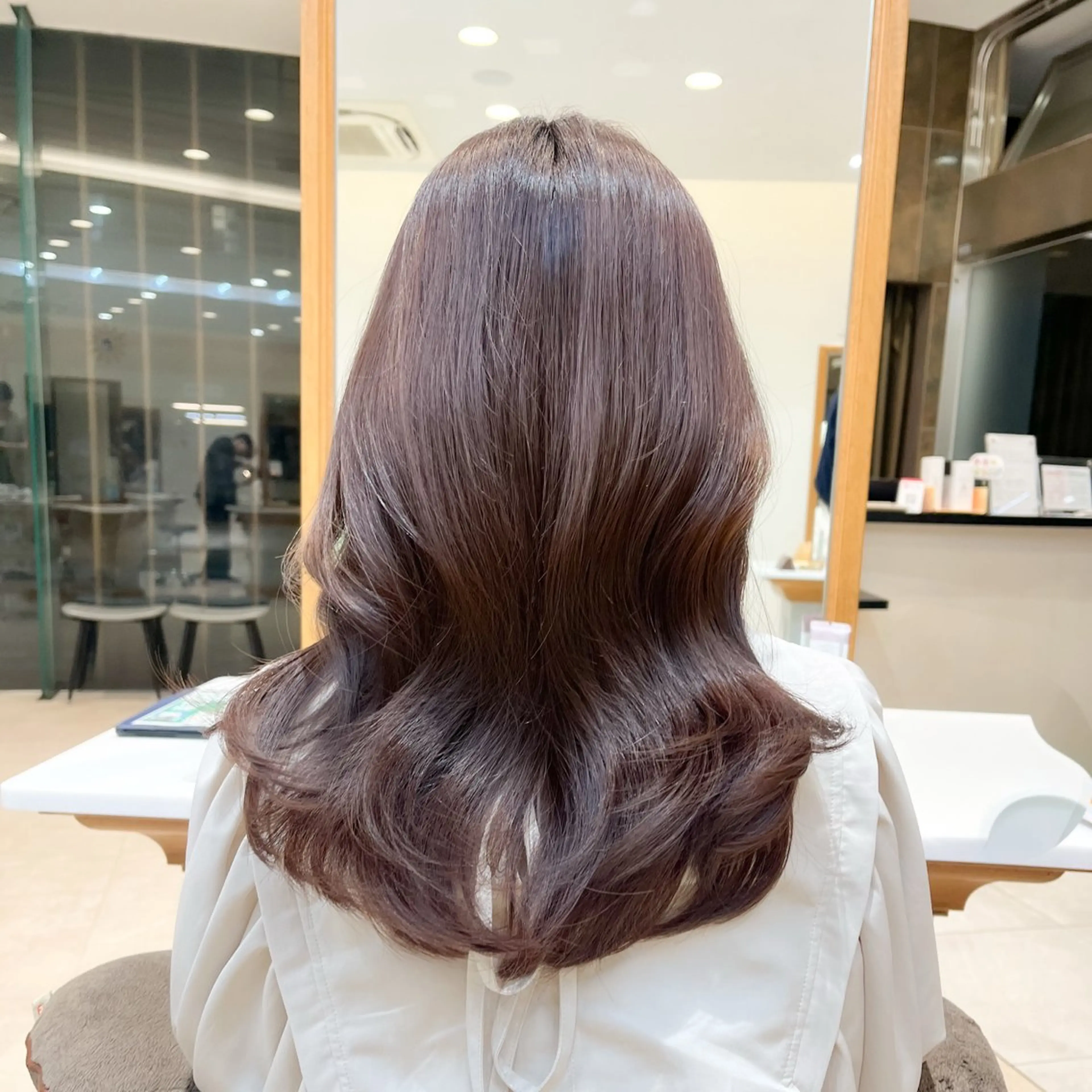 セミロング カラー セミロングパーマ ベージュカラー 黒髪 ブリーチ ブルーカラー カット ヘアカラー トリートメント ミタニ/髪質改善 /レイヤーカットのヘアスタイル