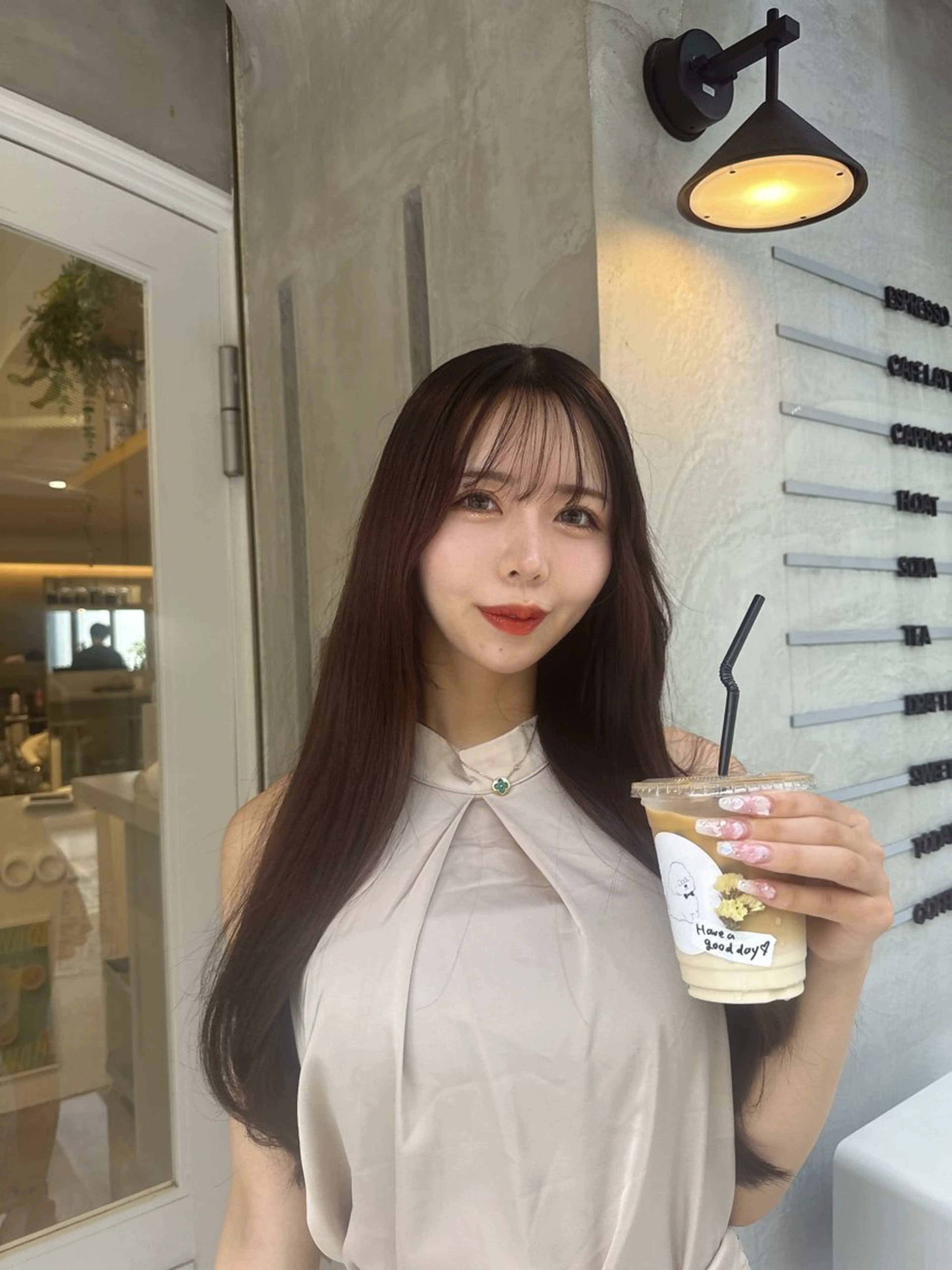 セミロング カラー ブリーチ 透明感カラー ブリーチなしカラー 学生 髪質改善 カット ヘアカラー トリートメント 原宿/美髪カラー 🫧TAISEIのヘアスタイル