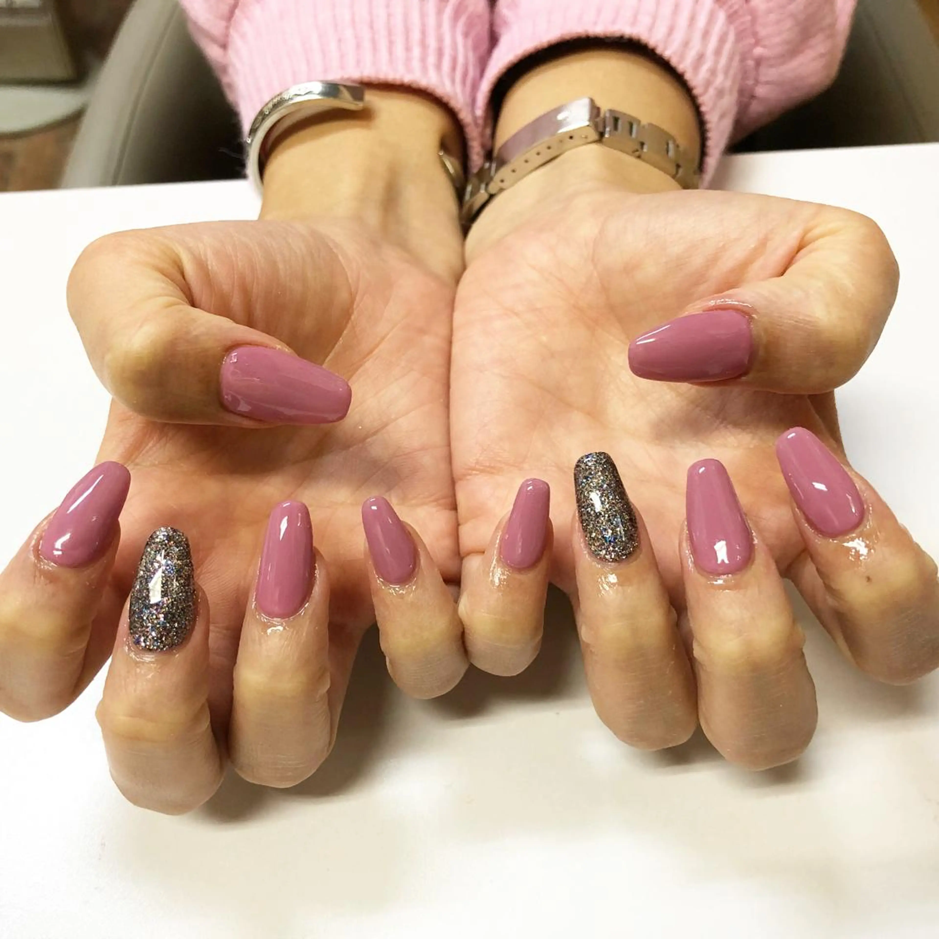 ネイル マツエク・マツパ カラーマツエク ラメ(グリッター) ピンク ハンドネイル esNail&eye イーズネイル＆アイのネイルデザイン