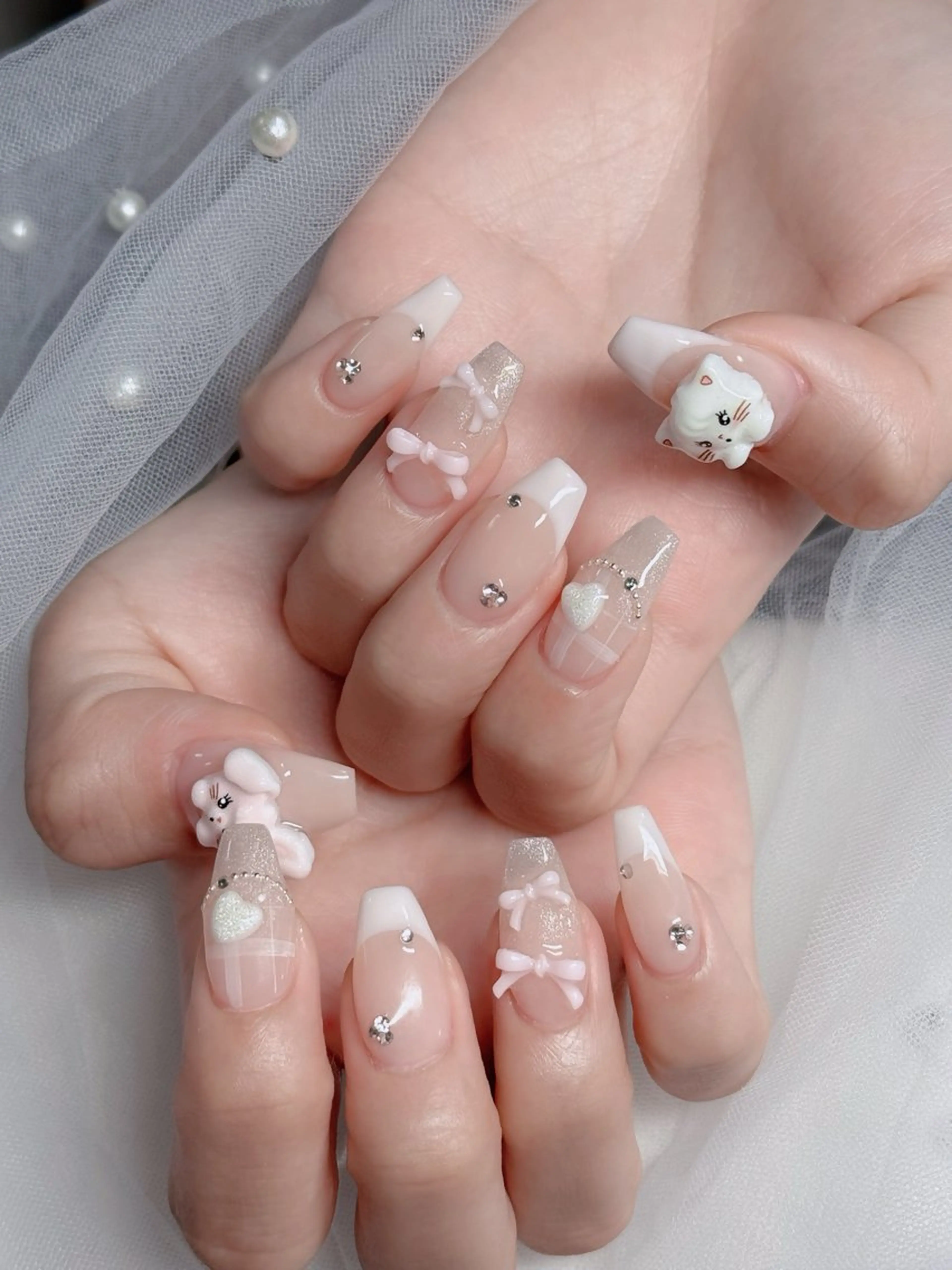 ネイル フレンチネイル ジェルネイル ガラスフレンチ ハロウィン ハート H.baby nail所属・H.baby Nail Salonのネイルデザイン