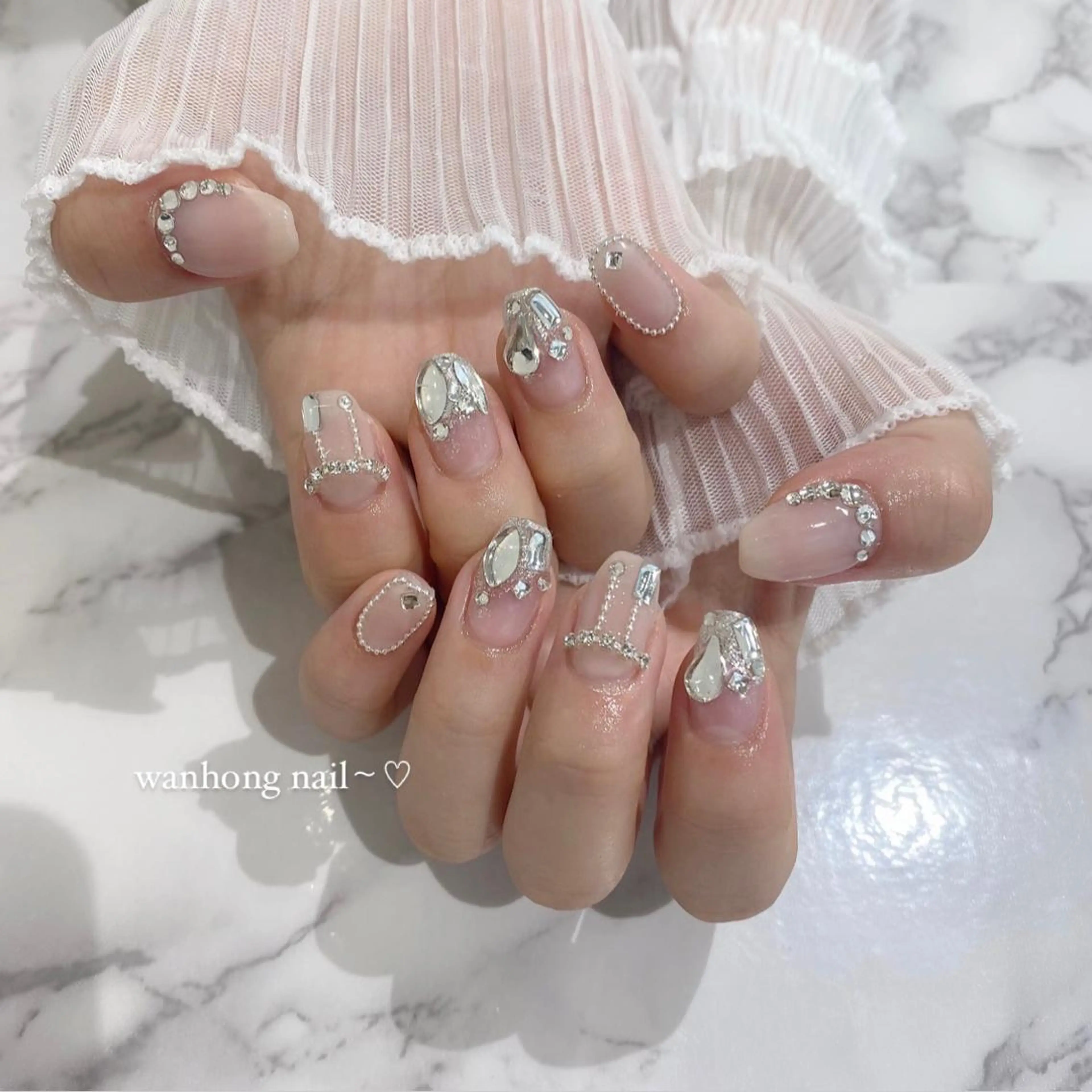 ネイル アートネイル ワンホンネイル PLATINUM   DOLL【プラチナムドール】所属・ひろこ eyelist🎀のマツエク・マツパデザイン