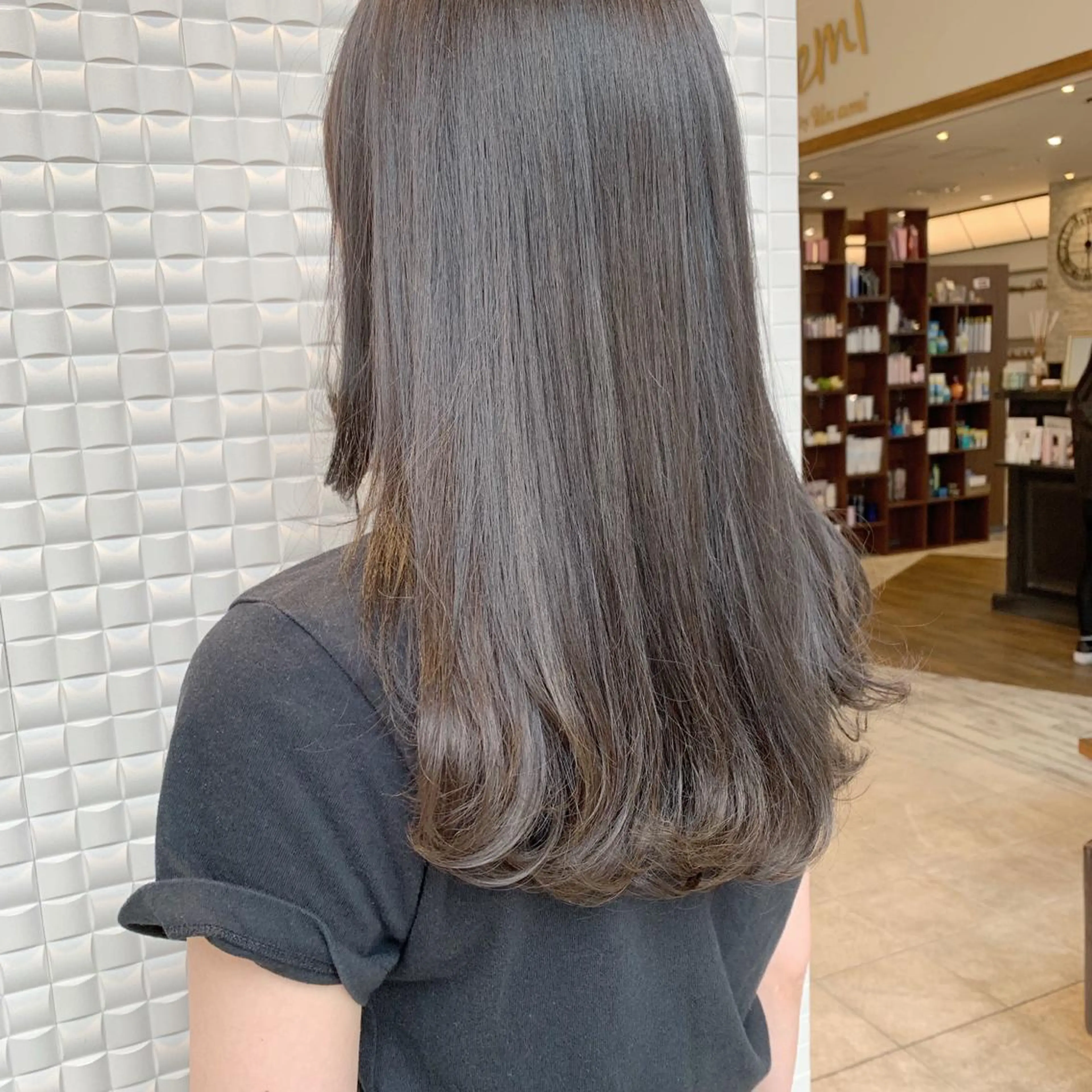 ロング カラー アッシュ 透明感カラー ダークアッシュ ハイライトカラー ハイライト GO TODAY SHAiRE SALON所属・𝒢𝒾𝓇𝓁𝓎 ⑅　𝓎𝓊𝓀𝒶のヘアスタイル