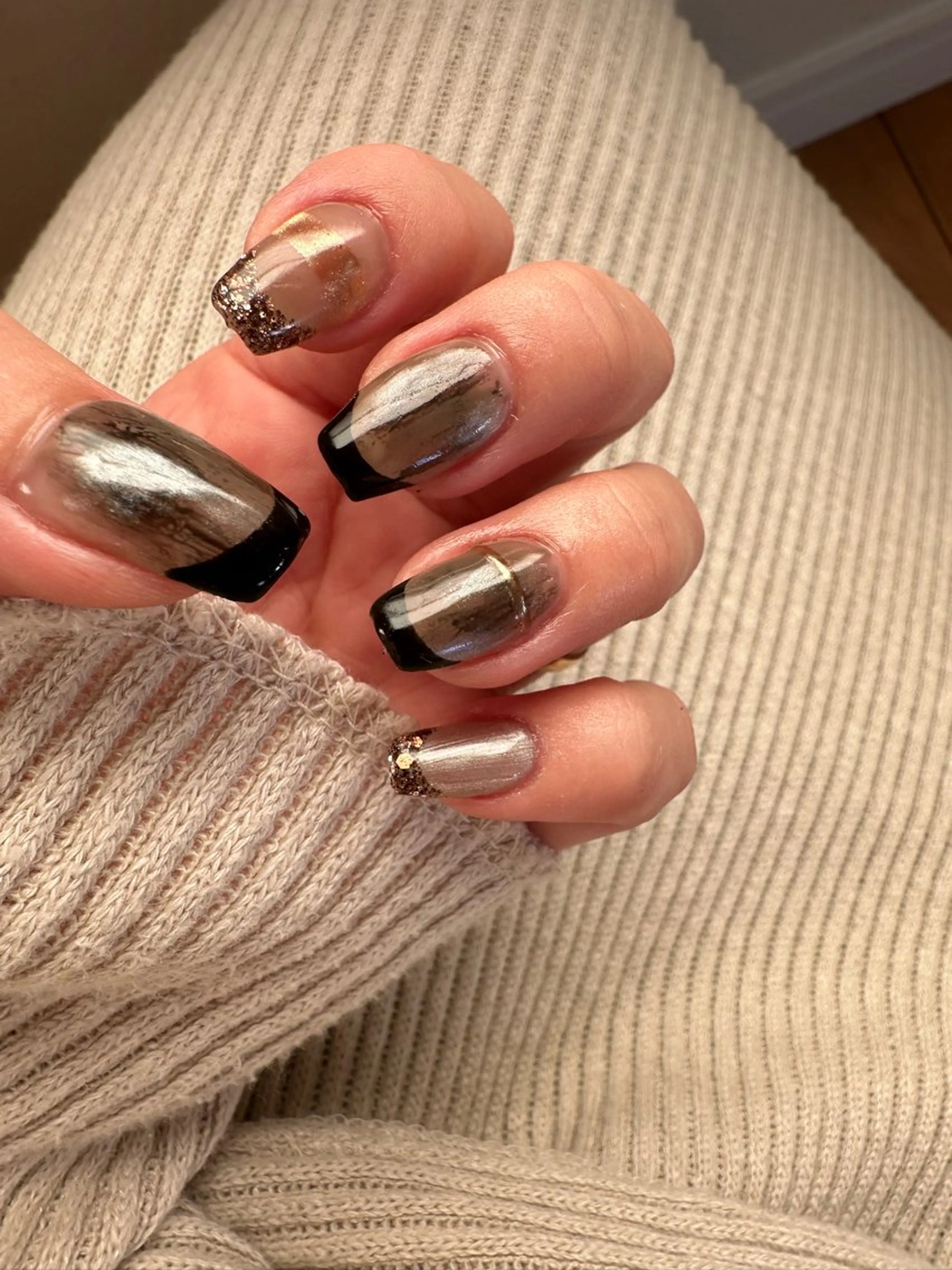ネイル ブラウン ニュアンスネイル nailroom Anmie.のネイルデザイン