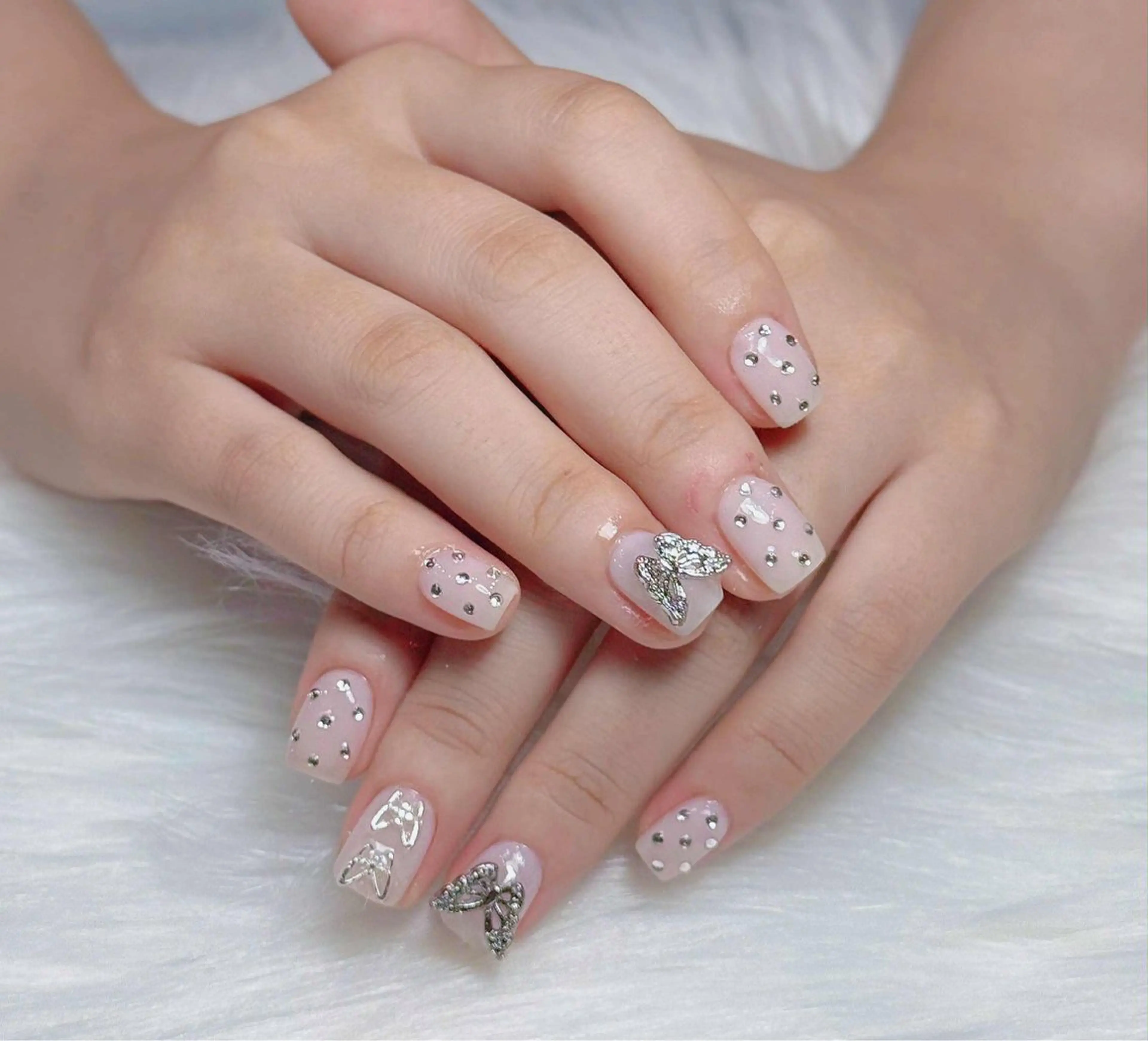 ネイル オーロラネイル チークネイル フットネイル フレンチネイル ジェルネイル ハンドネイル Nichi Nailsのネイルデザイン