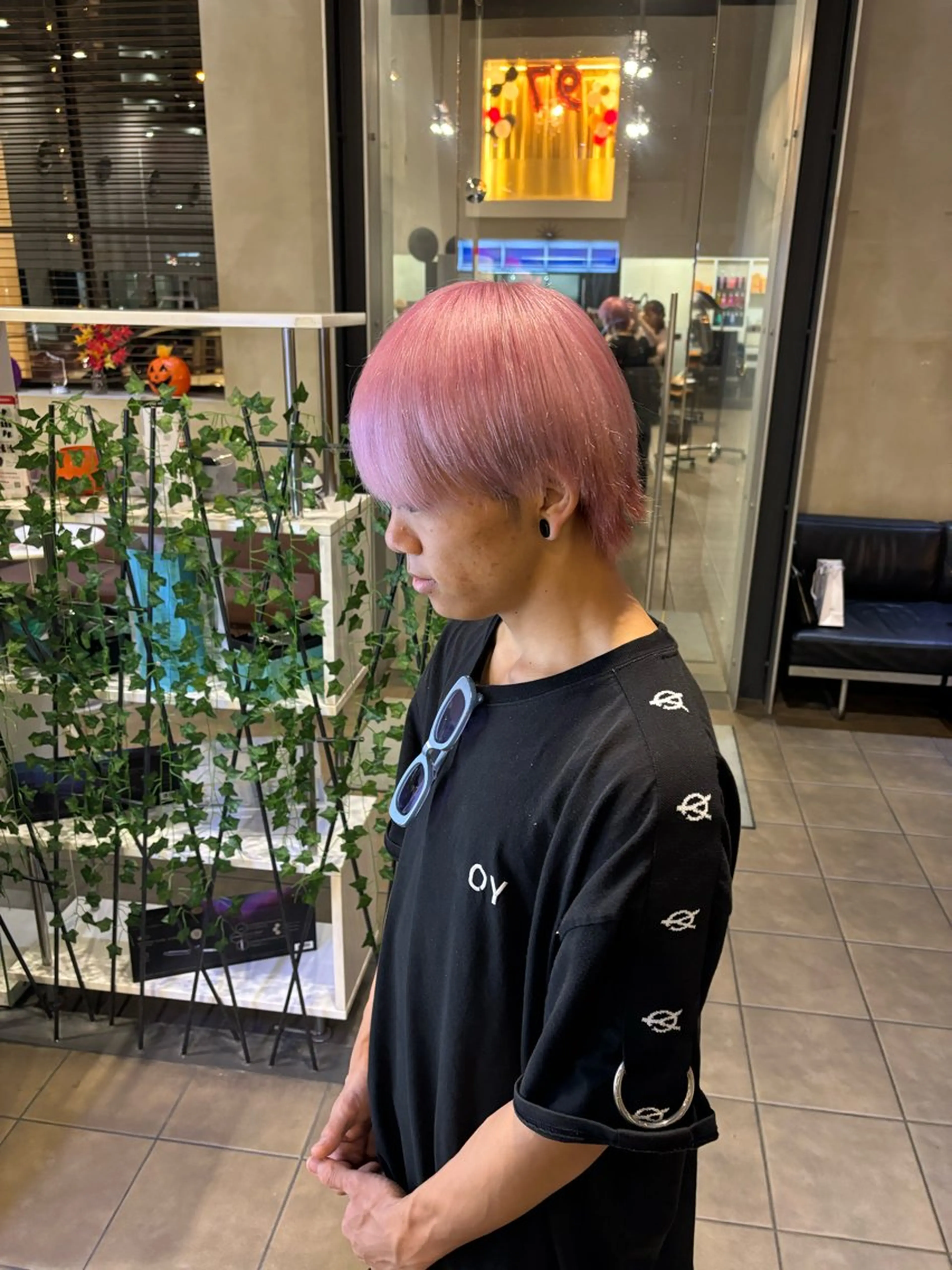 ショート メンズ 耳つぼS認定講師 ×ハイトーンカラーのヘアスタイル