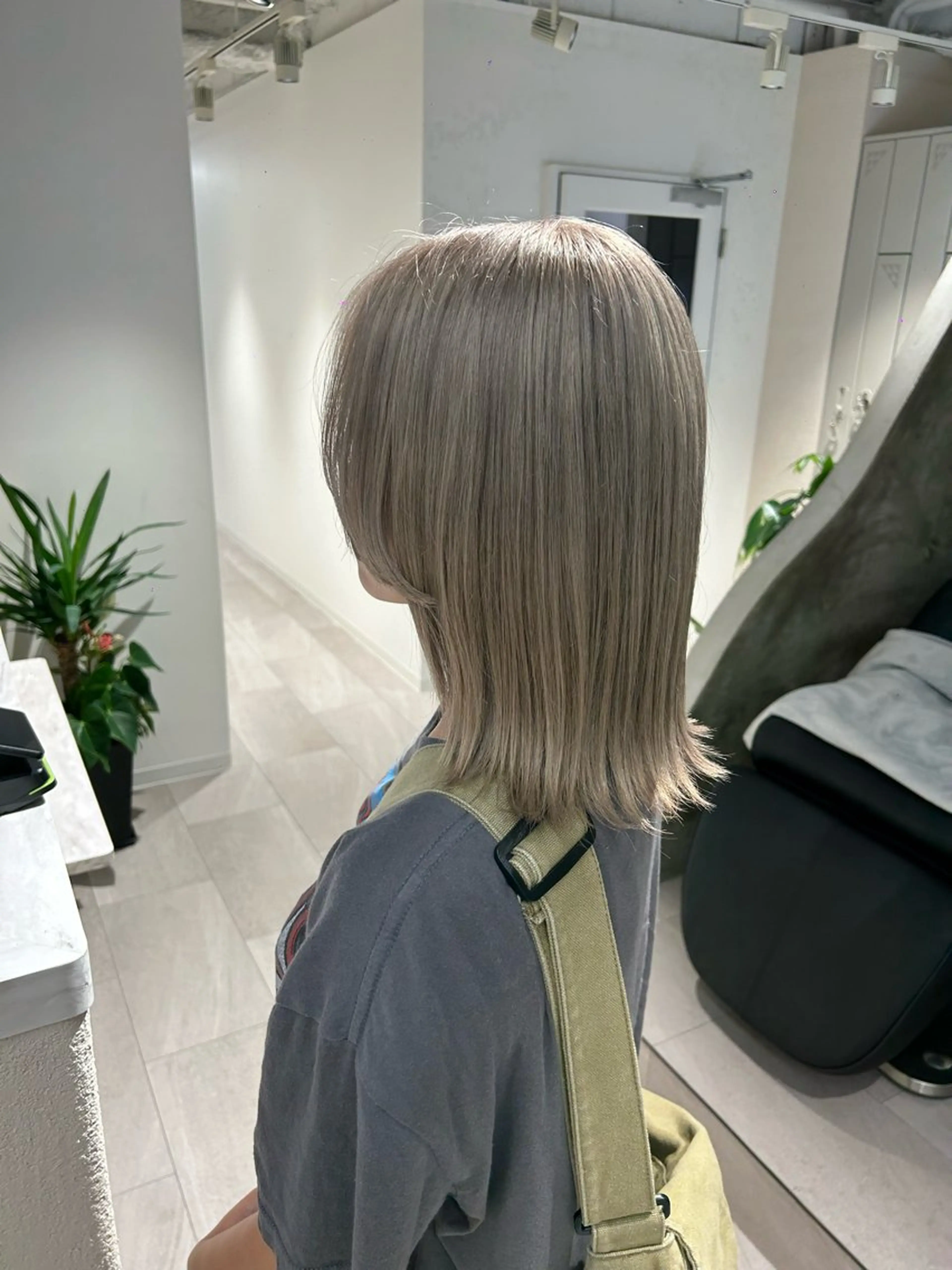 ミディアム ior北千住【イオール】所属・YU(ハイトーン/ ブリーチカラー)のヘアスタイル