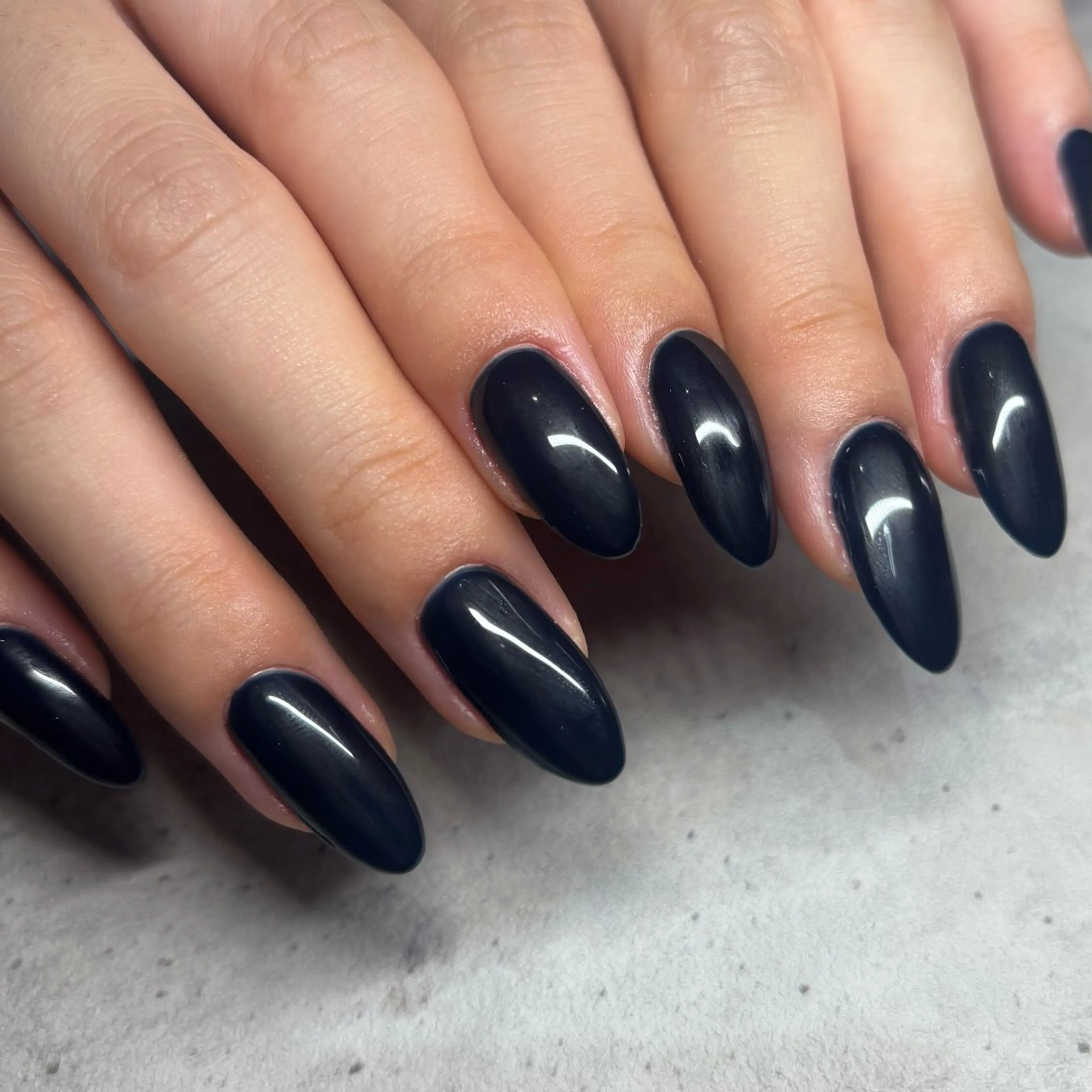 ネイル ネイビー ワンカラーネイル シンプルネイル ハンドネイル ハンドケア HAL’s Nail Lab所属・HAL はるのネイルデザイン