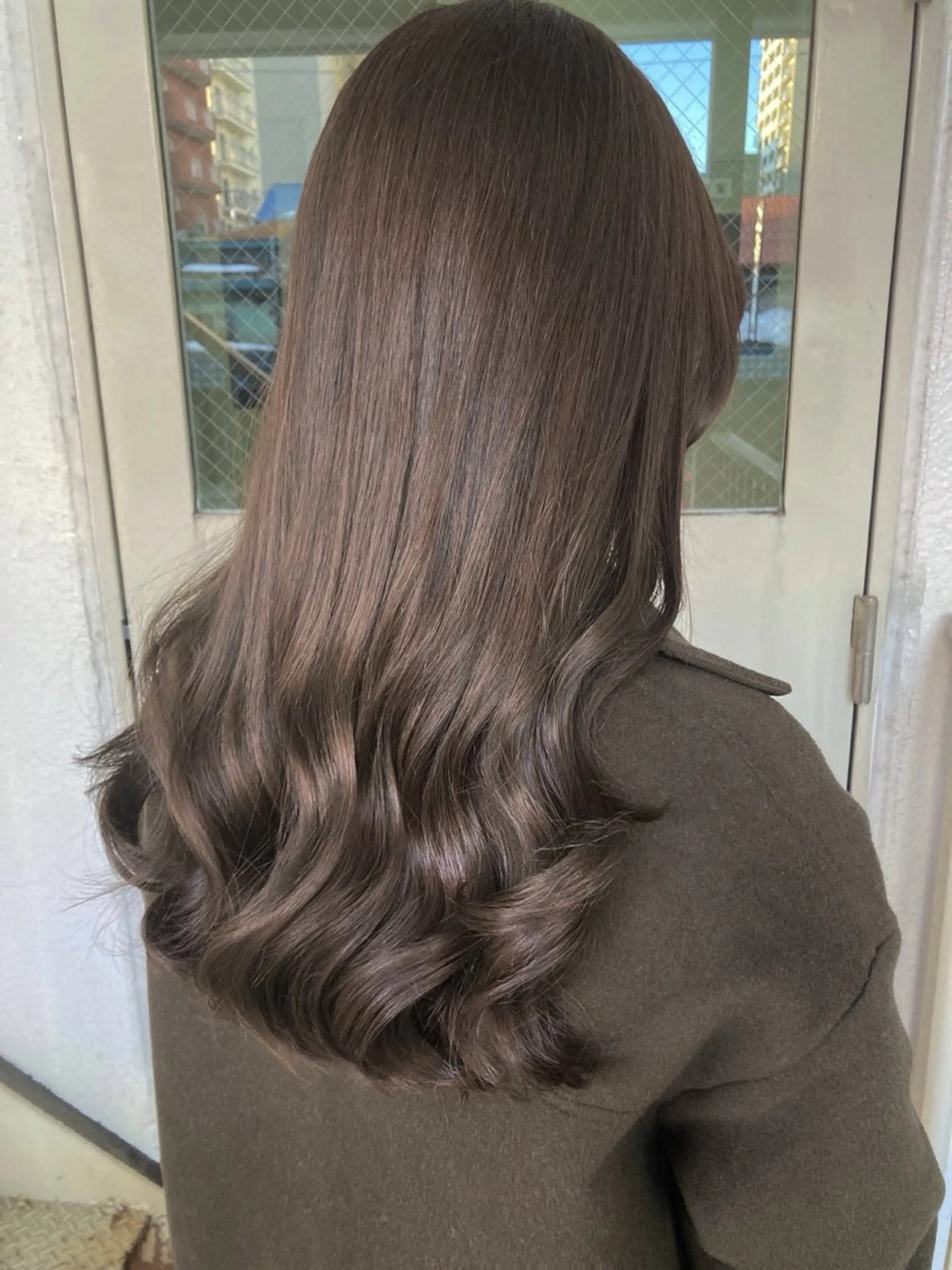 セミロング roka ノゾミのヘアスタイル