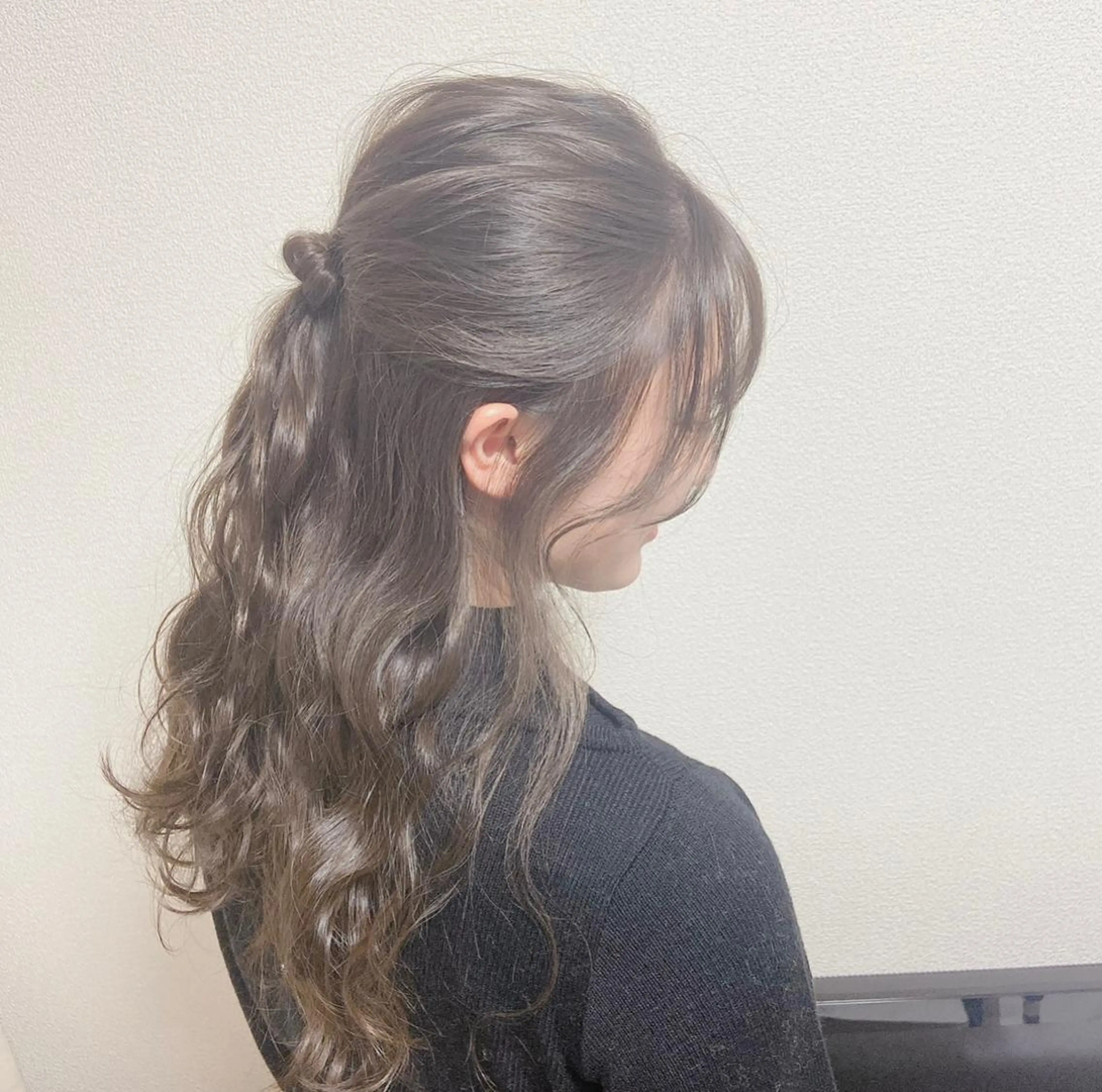 ロング カラー ヘアアレンジ 栗林 姫花のヘアスタイル