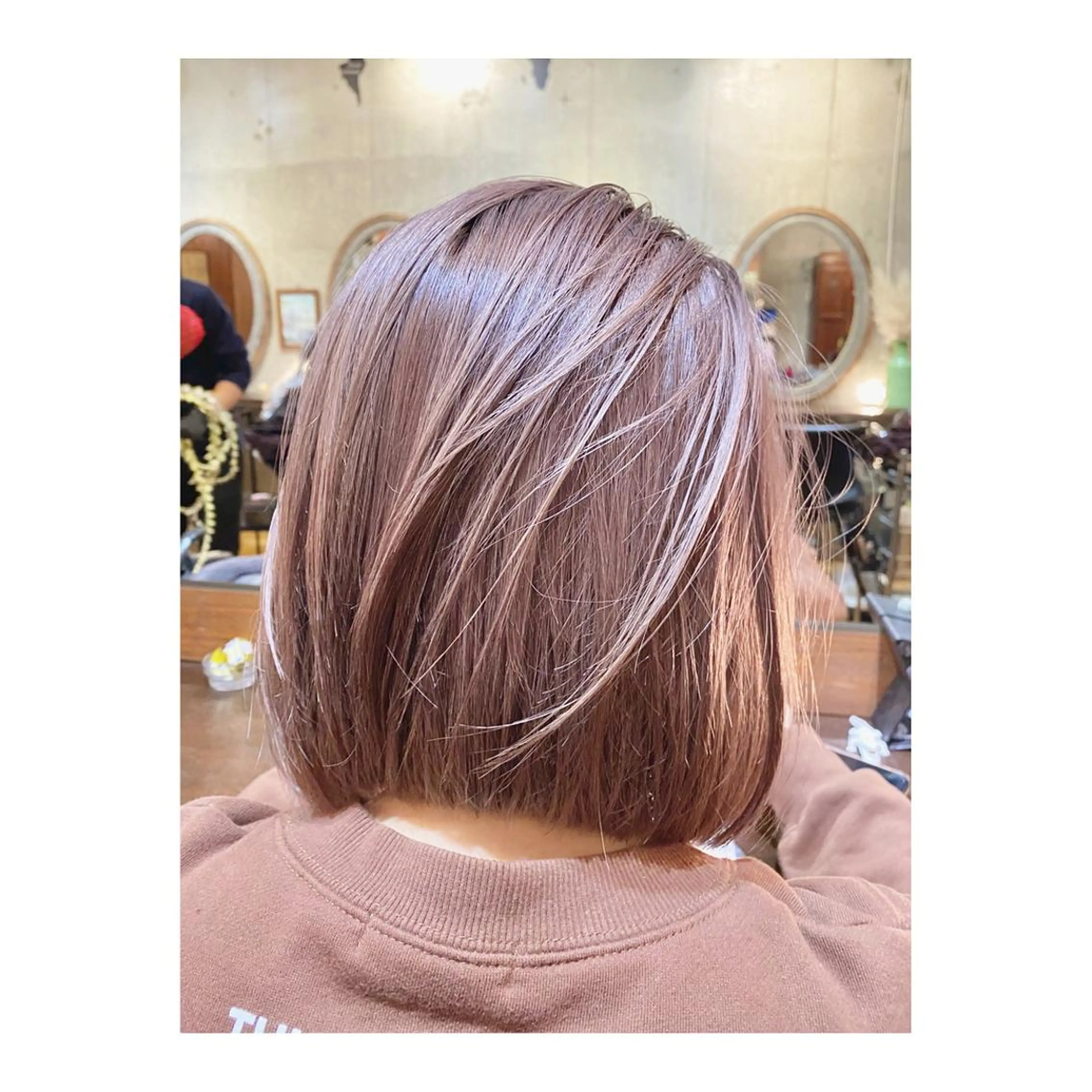 ショート コールネックスザサロン所属・白髪ぼかし×デザイン 🕊️🫧ホウジョウのヘアスタイル