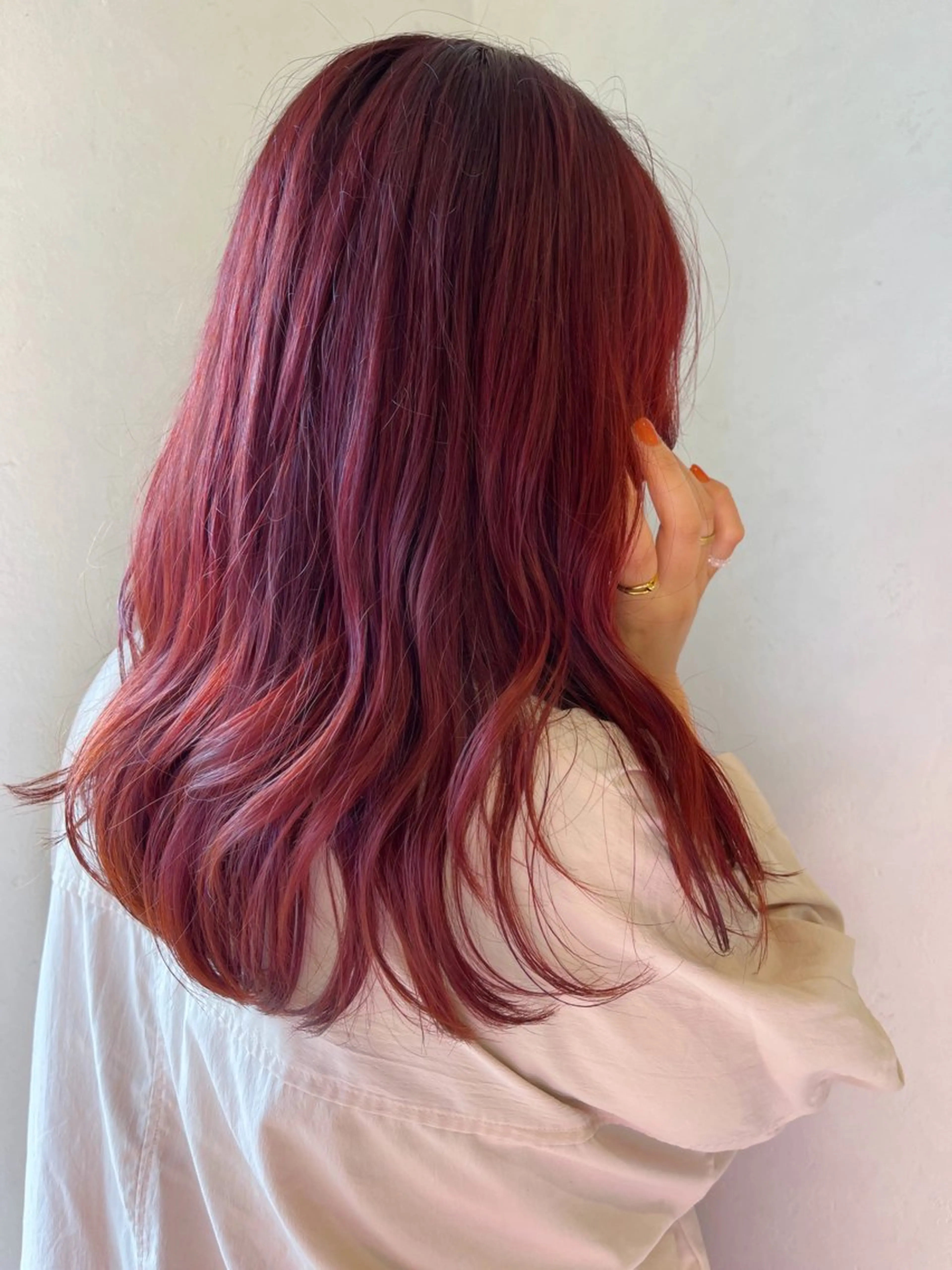 ロング カラー ブリーチ ブリーチなしカラー レッドカラー ロング カット irwi/イルウィ所属・miku🎀門前仲町 ブリーチ・レイヤーのヘアスタイル