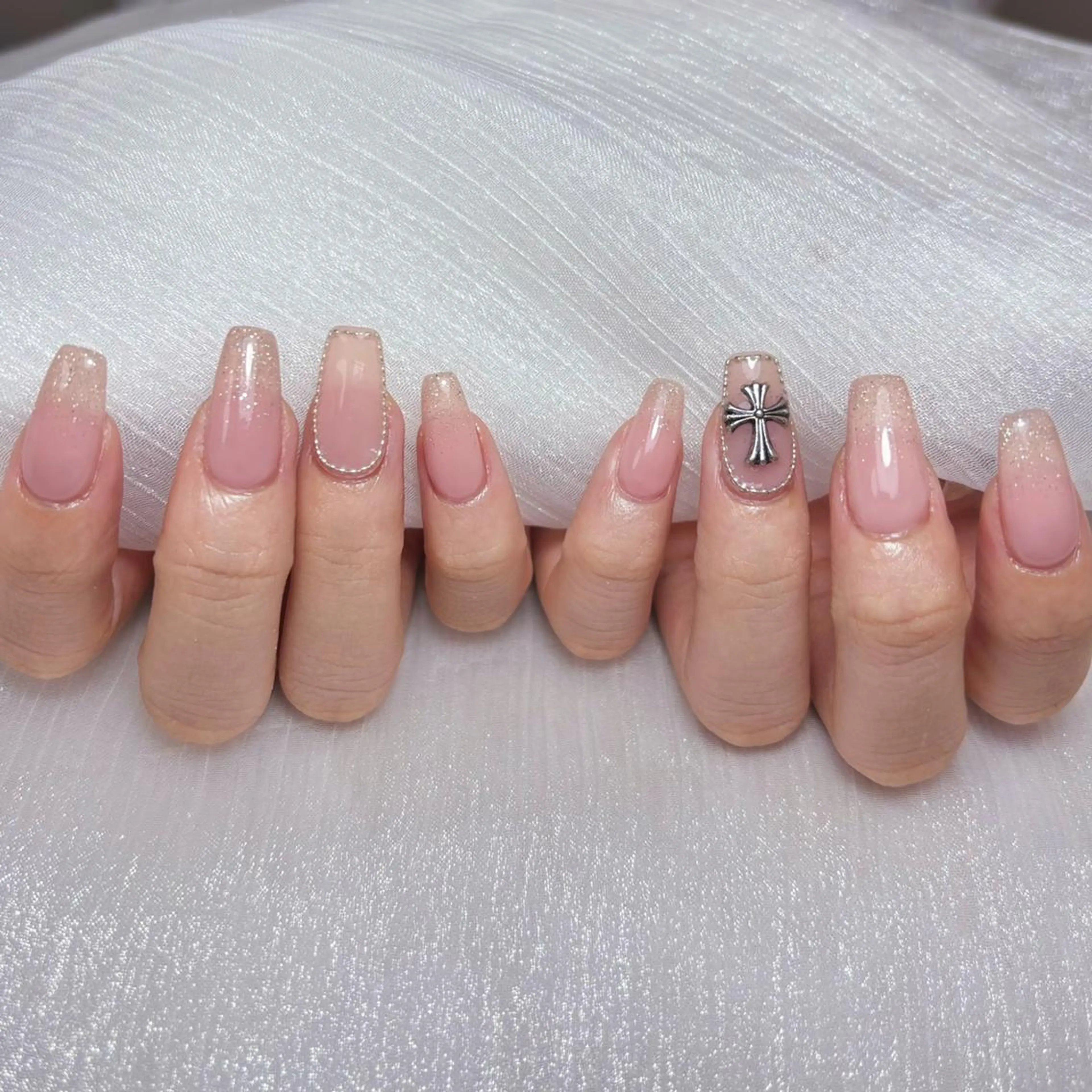 ネイル アートネイル オーロラネイル ガーリー キラキラネイル 韓国ネイル ハンドネイル DIAMOND 💅のネイルデザイン