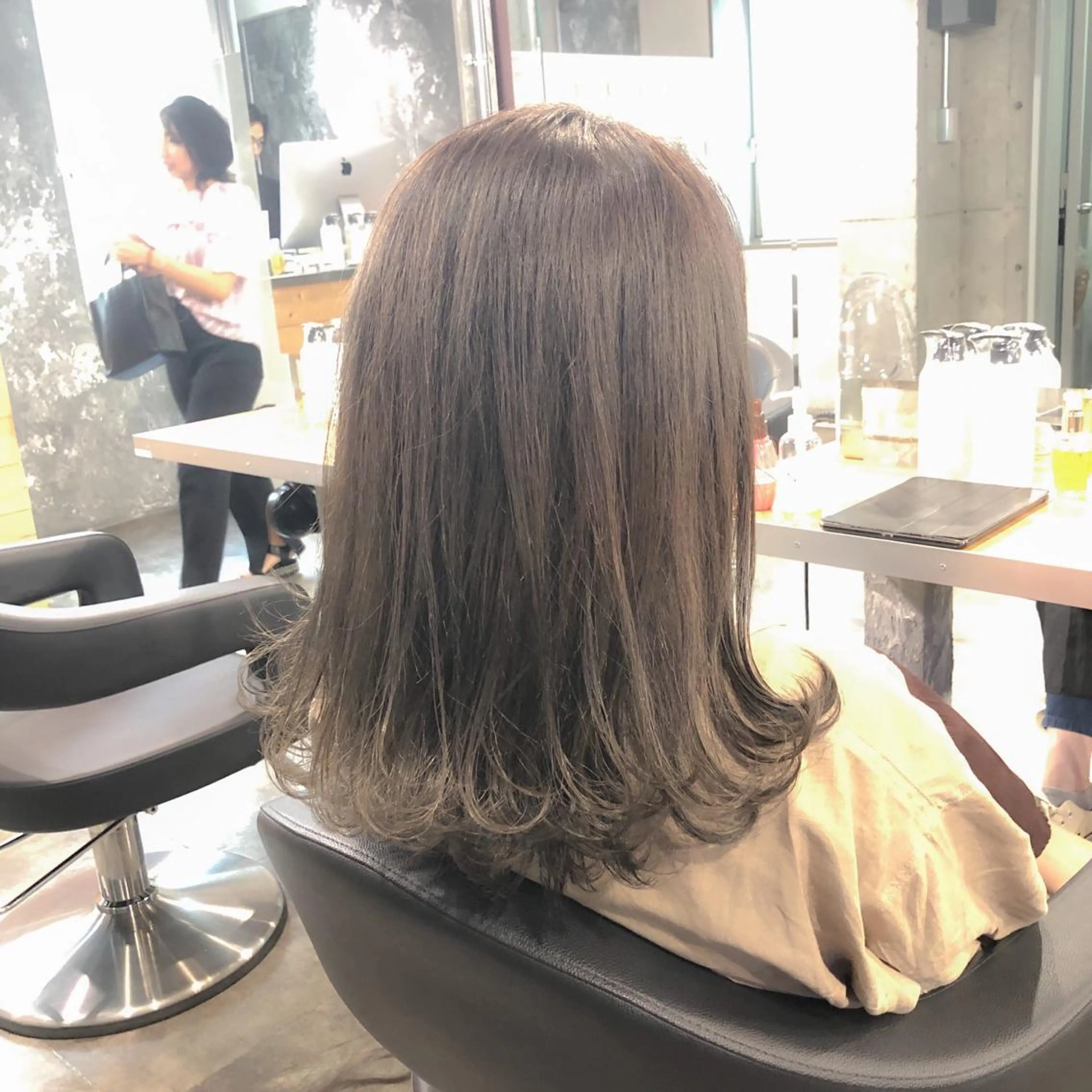 セミロング カラー カット パーマ 🔷似合わせのプロ KUMA🔷のヘアスタイル