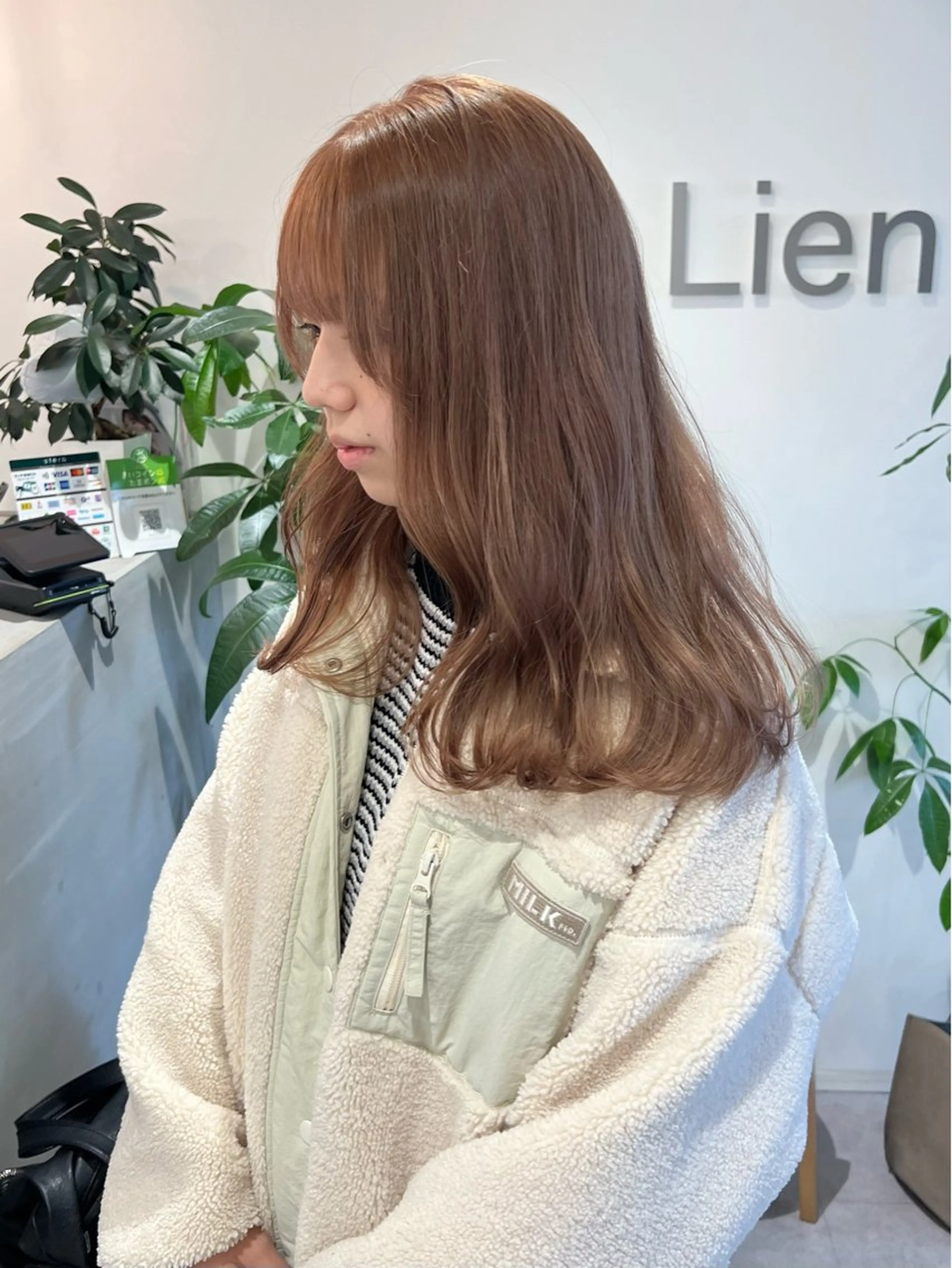 ロング ヘアカラー miyu✂︎Lien 上品なブリーチカラーのヘアスタイル