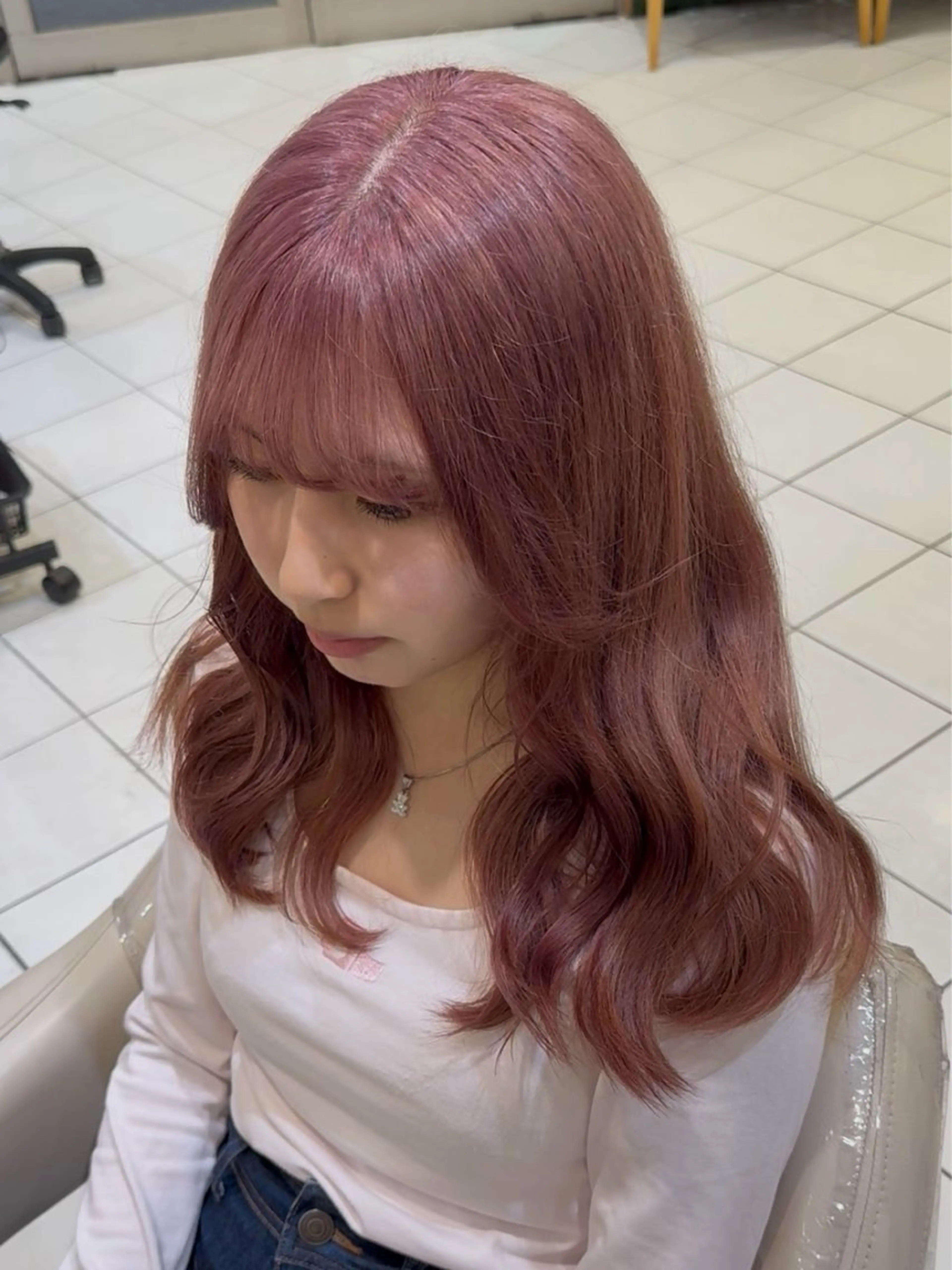 セミロング カット ヘアカラー トリートメント ハイトーンカラー 髪質改善カラーノトのヘアスタイル