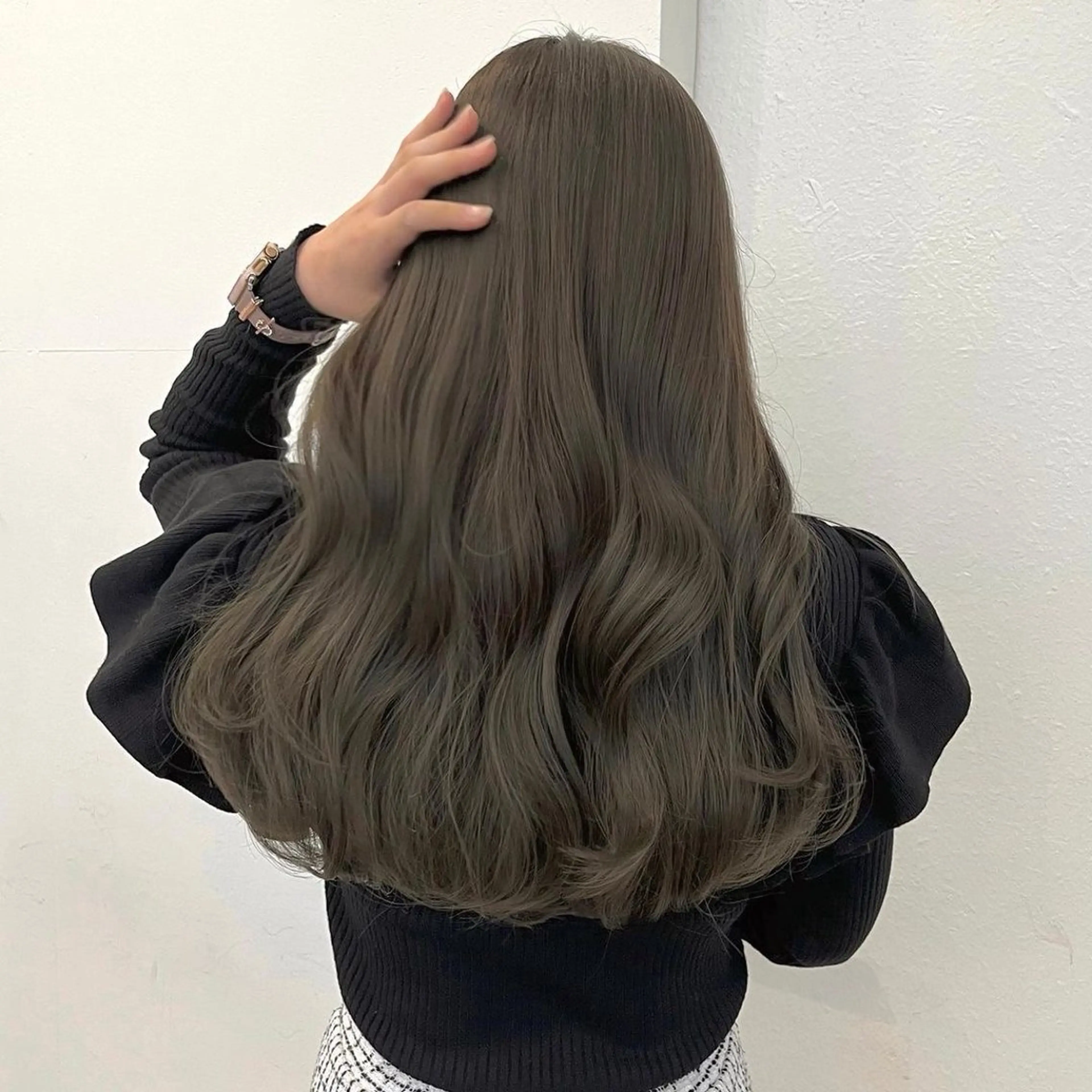 セミロング カラー 透明感カラー オリーブカラー land所属・透明感カラー/レイヤ ー🌙Honokaのヘアスタイル
