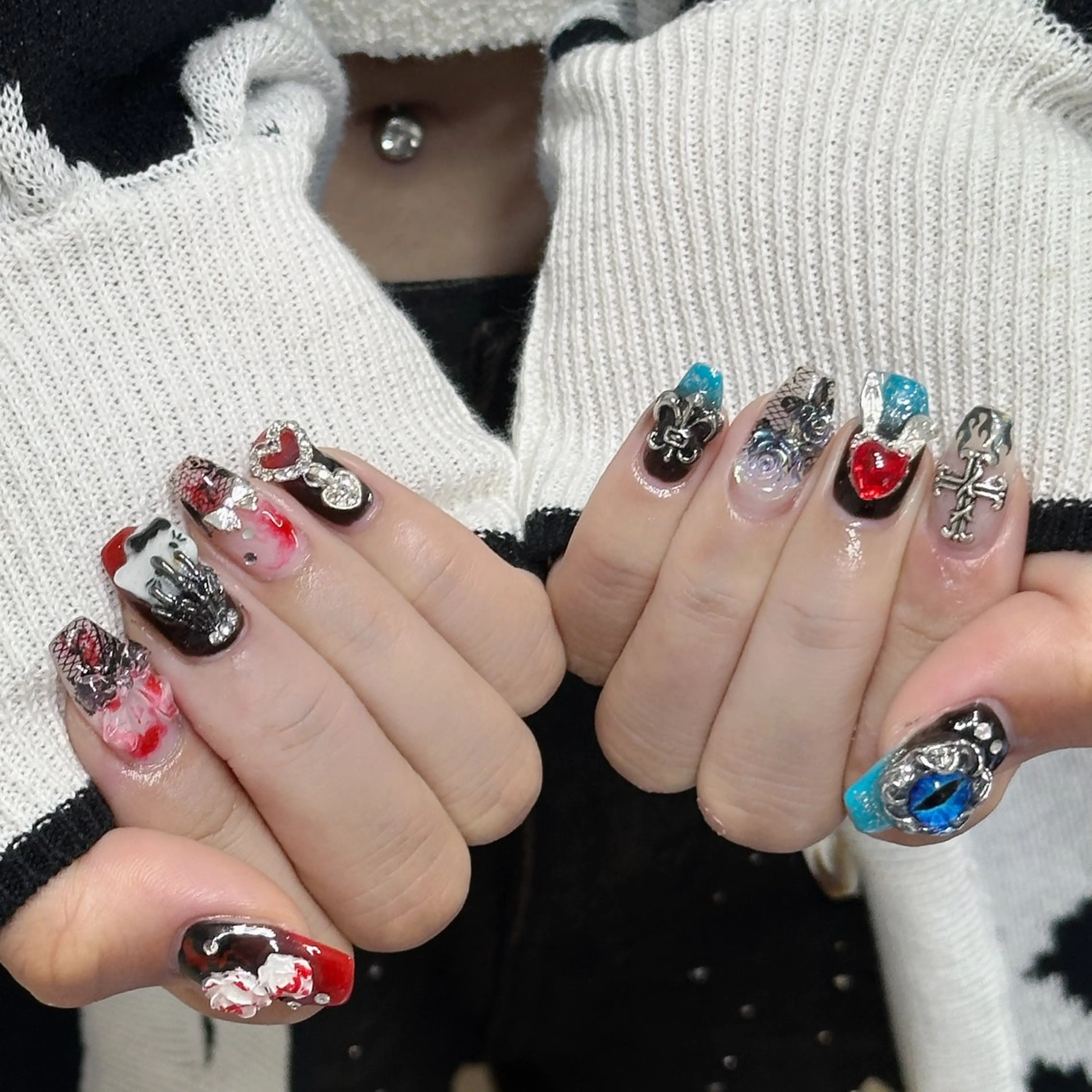ネイル ハンドネイル 🩵ニヨ ネイル ☁️のネイルデザイン