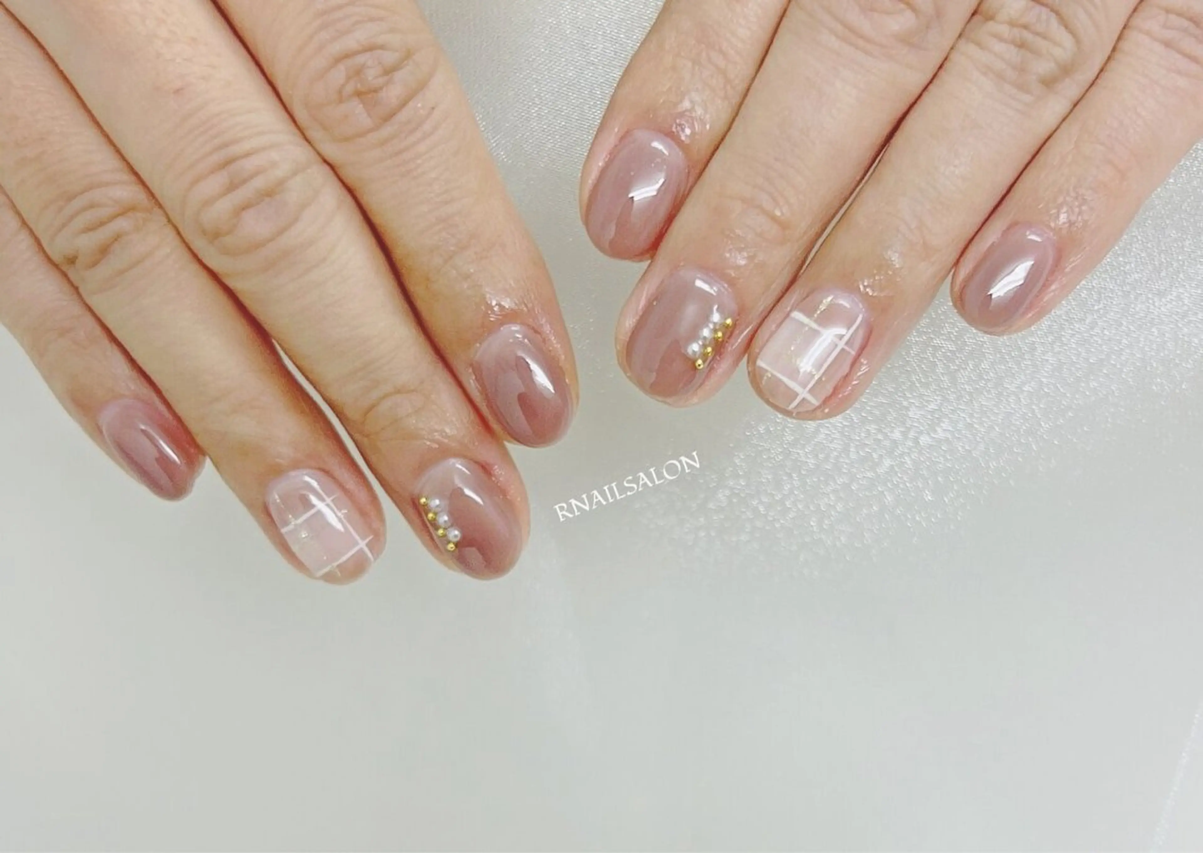 ミディアム ハンドネイル R NAILSALONのネイルデザイン