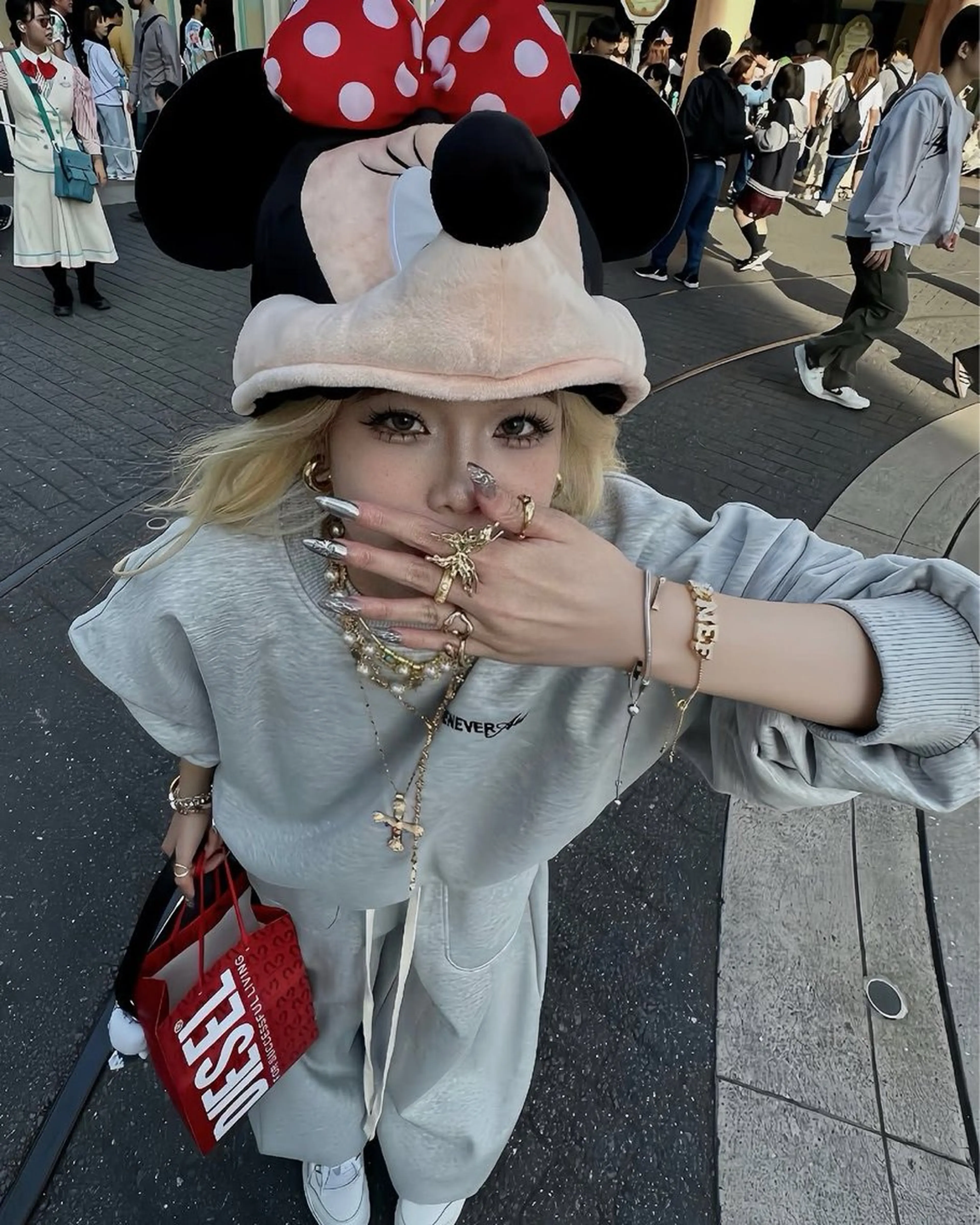 ロング カット ヘアカラー トリートメント ヘアセット 透明感ハイトーンヘア 🤍ririka🤍のヘアスタイル