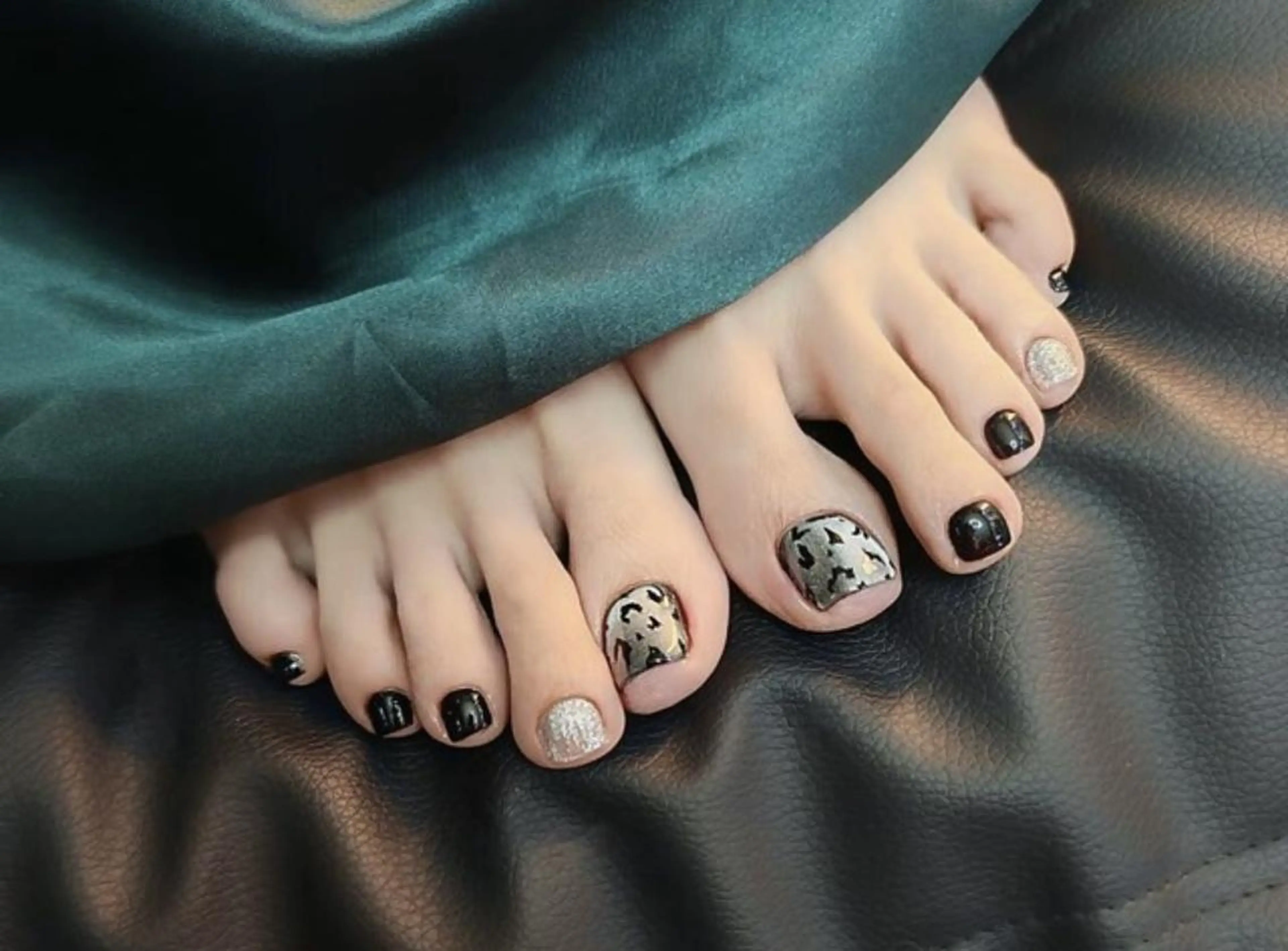 ネイル フットネイル 🌸Nail&Eye EN🐰渋谷🌸のネイルデザイン